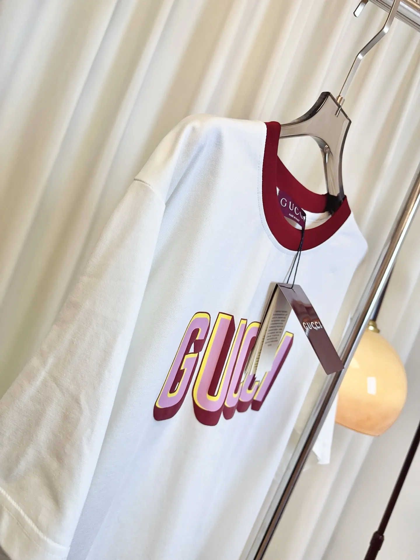 Gucci新作プリント半袖Tシャツ白黒デザイン - 画像 (7)