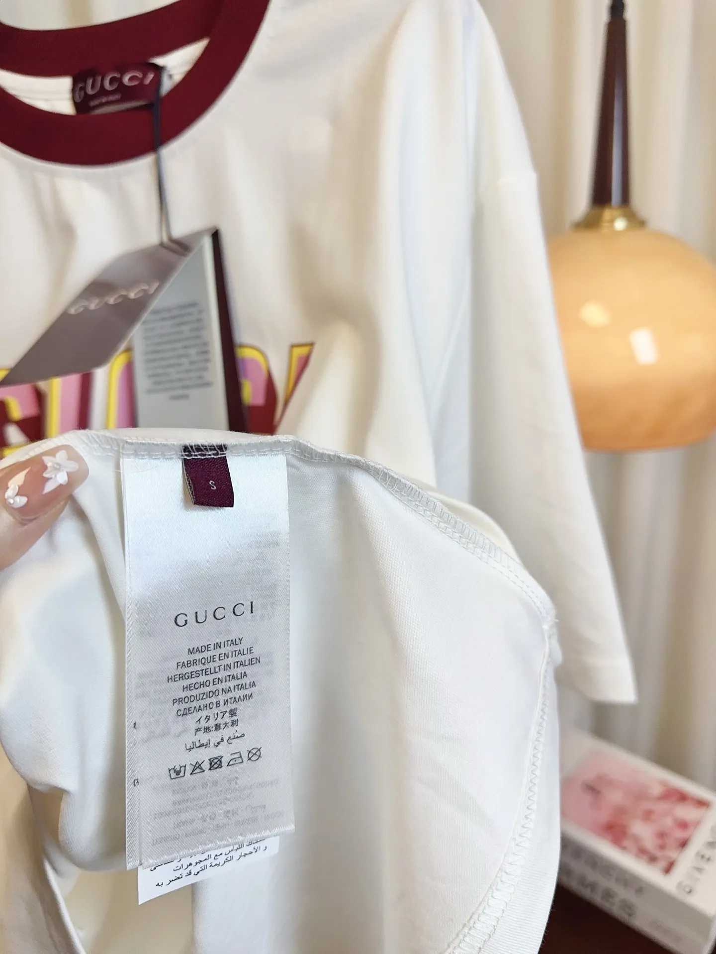 Gucci新作プリント半袖Tシャツ白黒デザイン - 画像 (9)