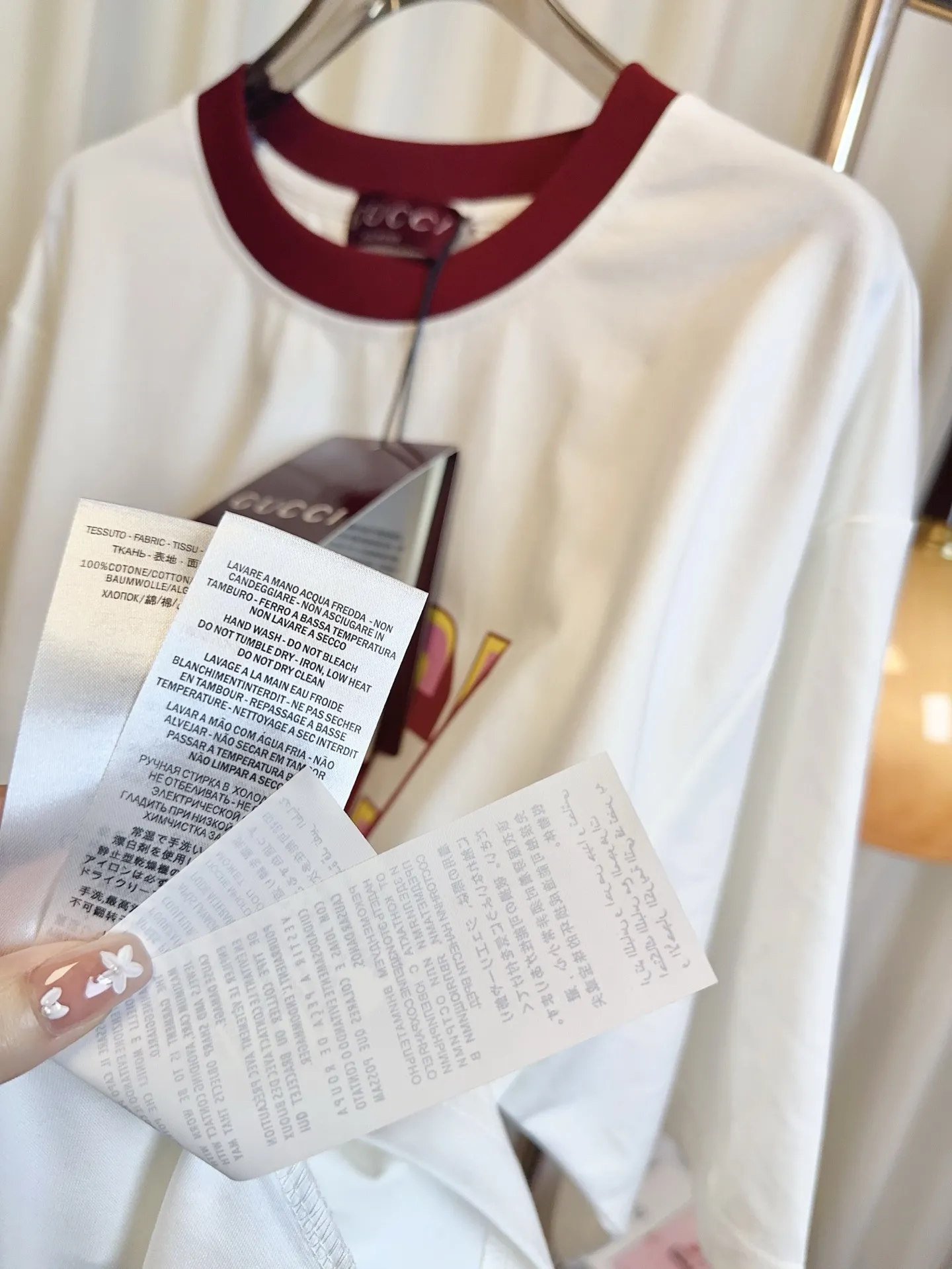 Gucci新作プリント半袖Tシャツ白黒デザイン - 画像 (10)