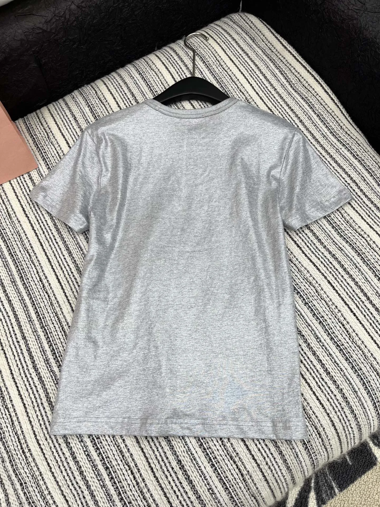 Gucci新作銀灰色半袖Tシャツ - 画像 (7)