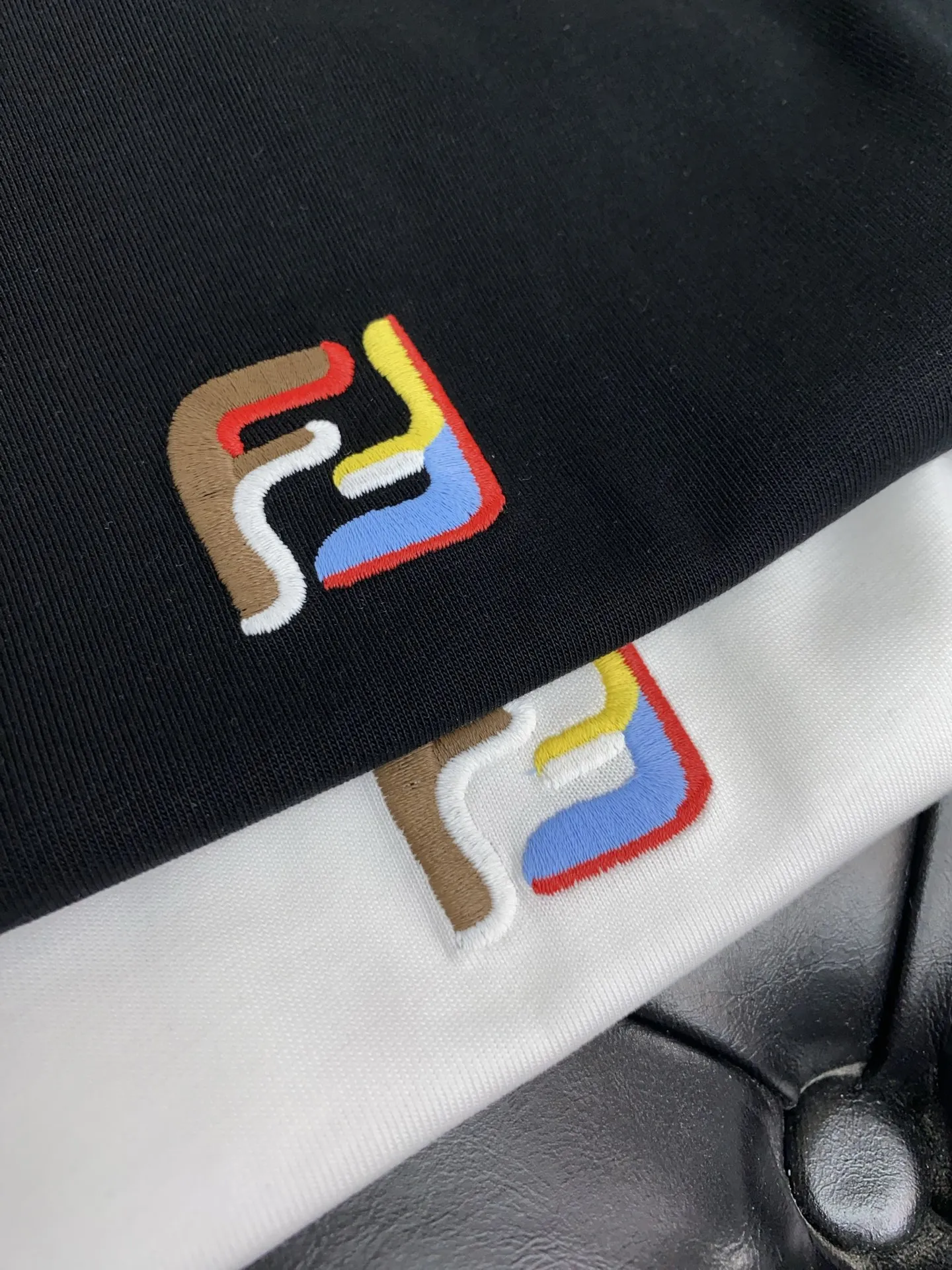 フェンディ新作白半袖TシャツM-3xL - 画像 (8)