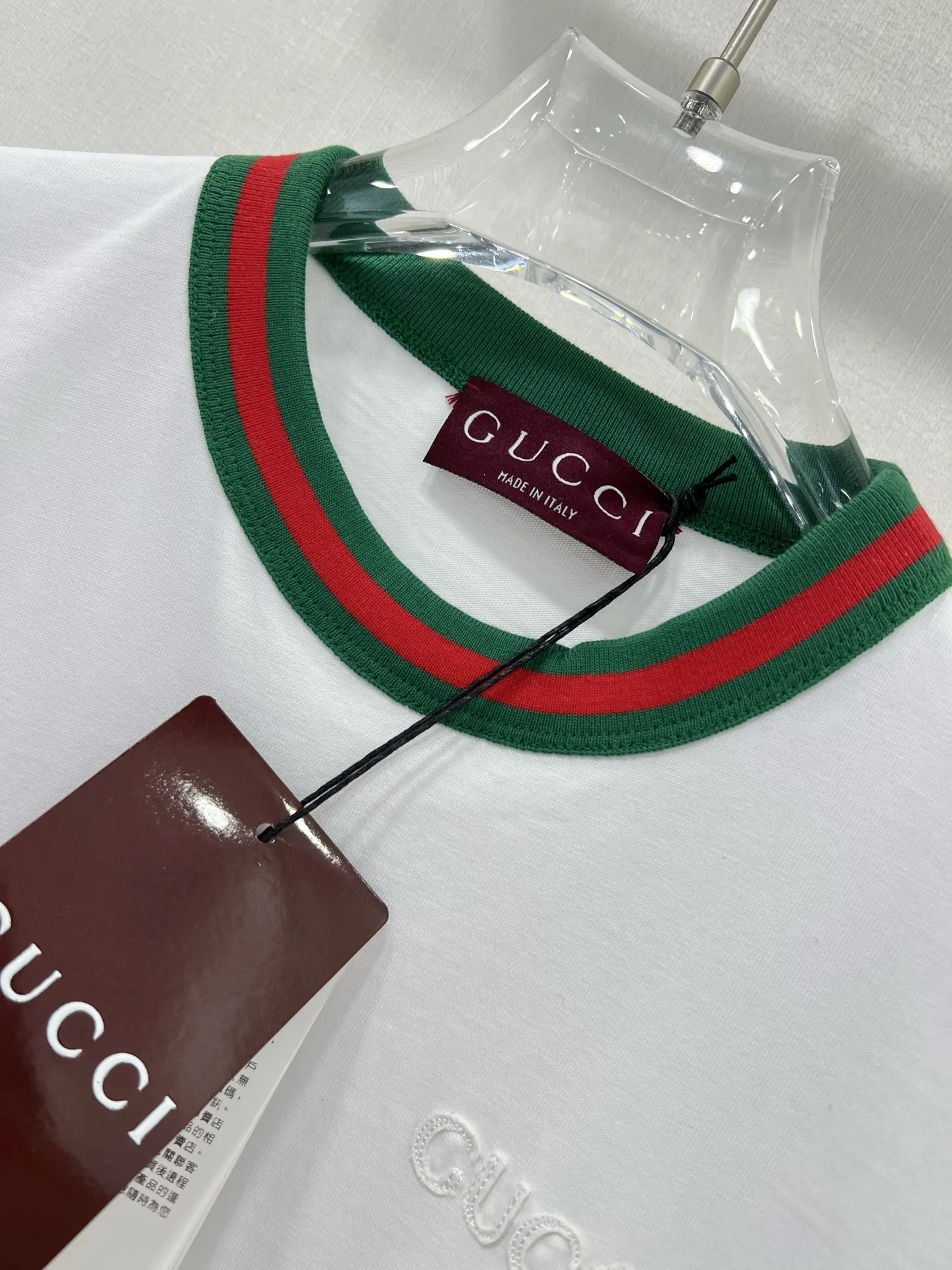 GUCCI新作白半袖Tシャツとベージュショーツセット - 画像 (4)