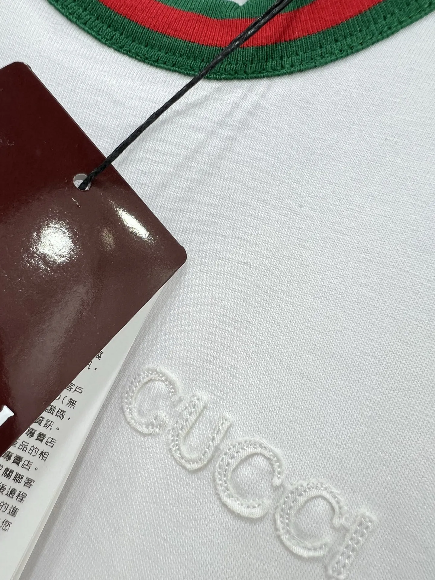 GUCCI新作白半袖Tシャツとベージュショーツセット - 画像 (5)