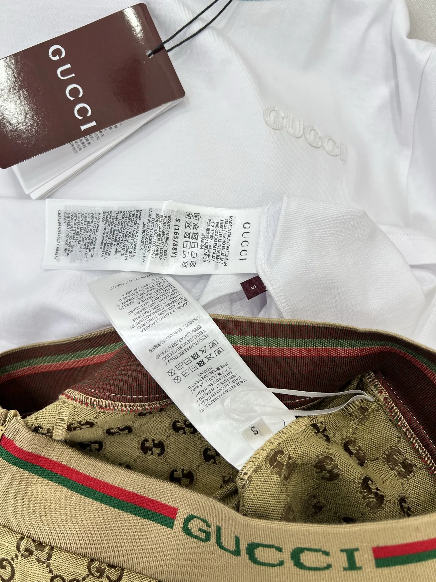 GUCCI新作白半袖Tシャツとベージュショーツセット - 画像 (9)