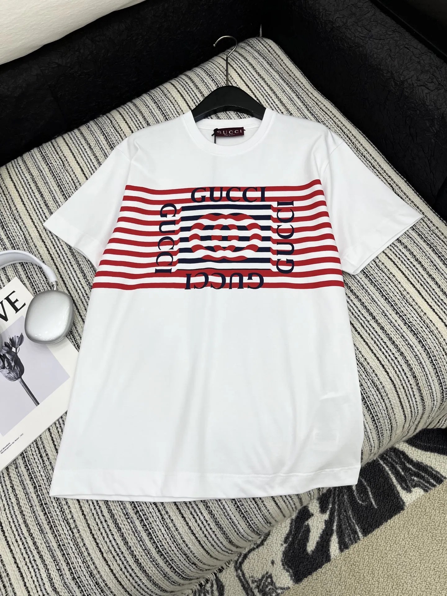 Gucci新作白ストライププリント半袖Tシャツ