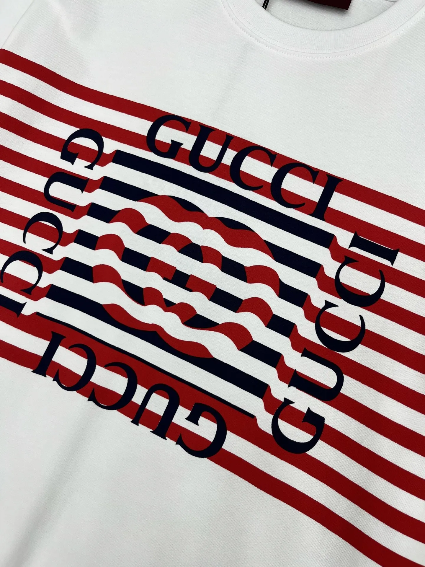 Gucci新作白ストライププリント半袖Tシャツ - 画像 (5)