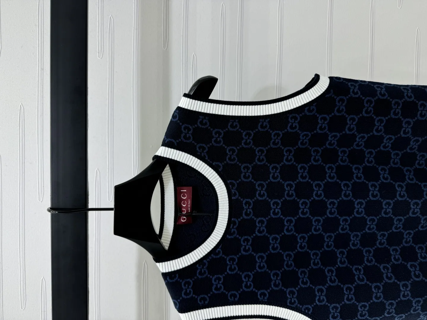 Gucci 2025新作黒ニットベスト - 画像 (3)