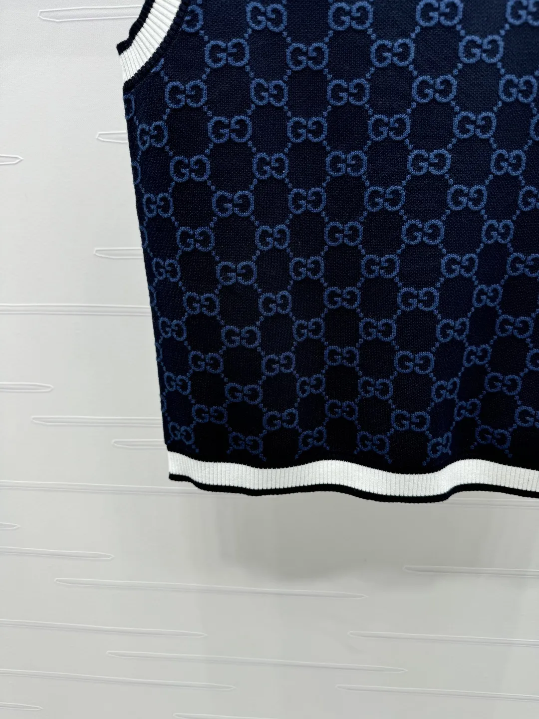 Gucci 2025新作黒ニットベスト - 画像 (6)