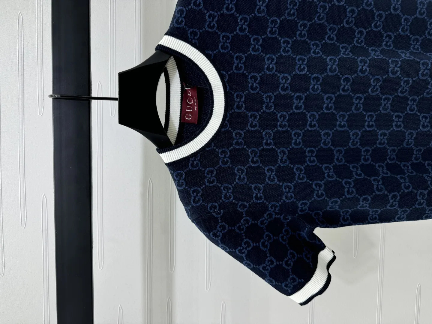 Gucci新作黒ニット半袖トップス - 画像 (4)