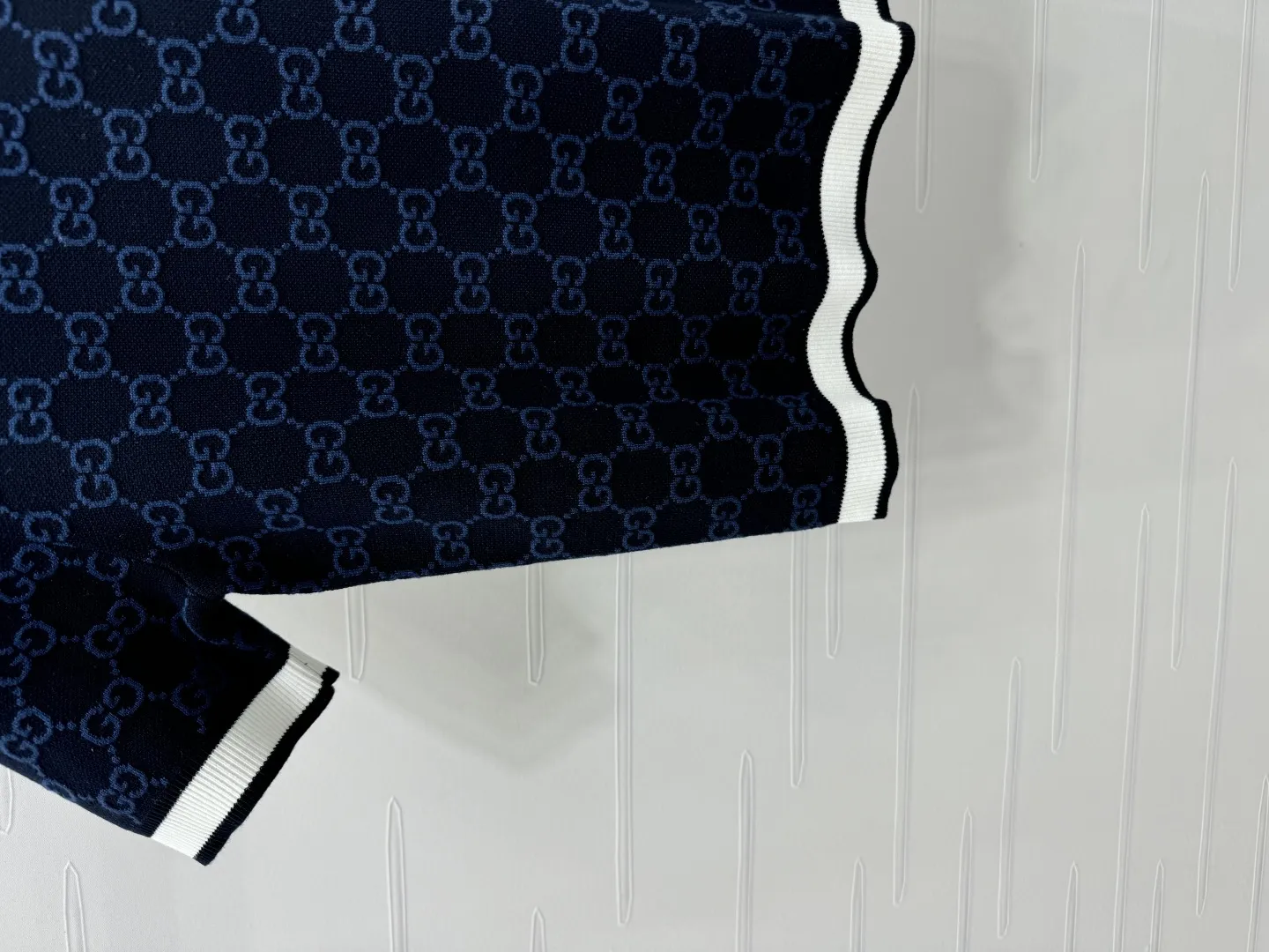 Gucci新作黒ニット半袖トップス - 画像 (6)