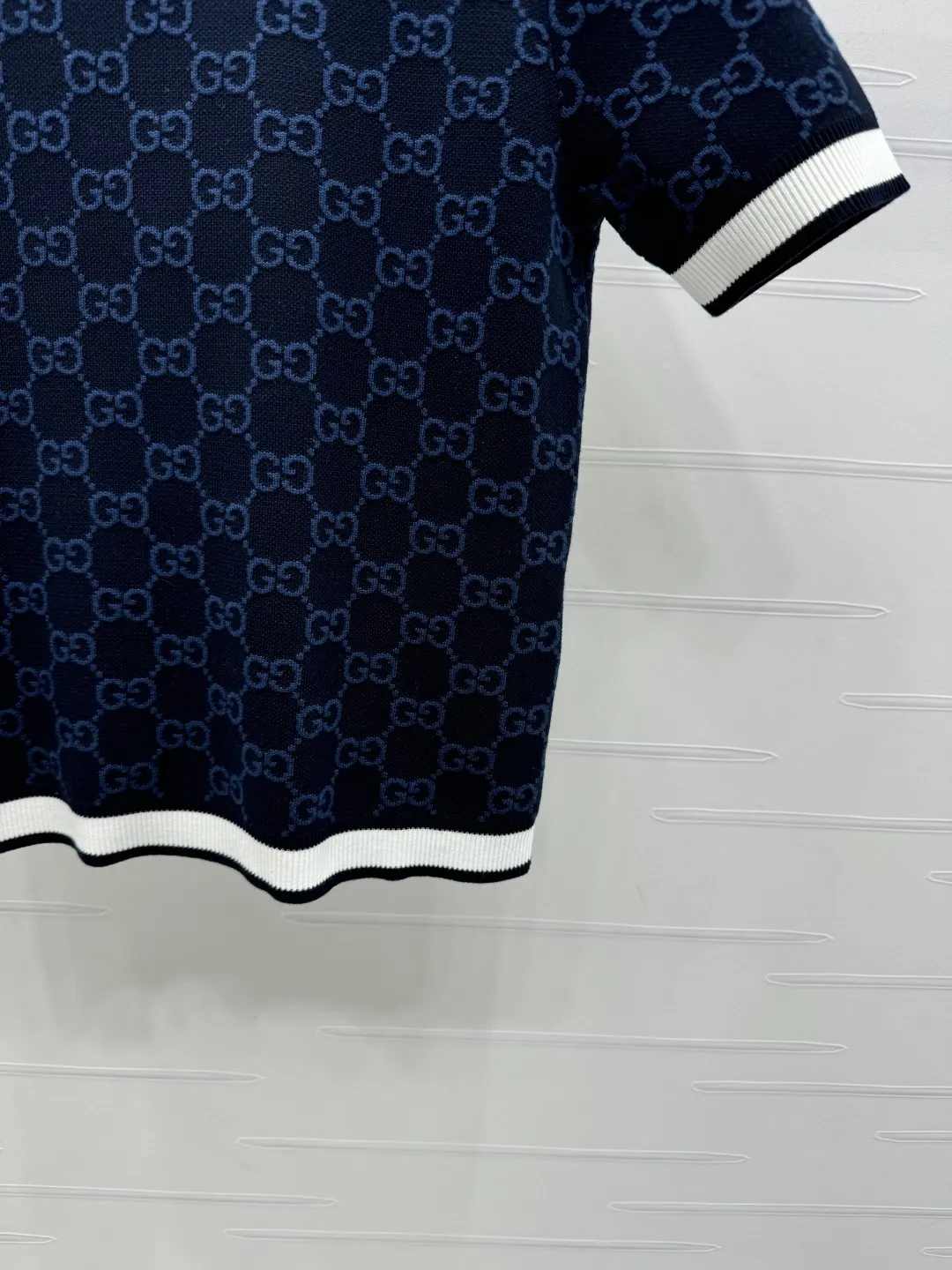 Gucci新作黒ニット半袖トップス - 画像 (7)