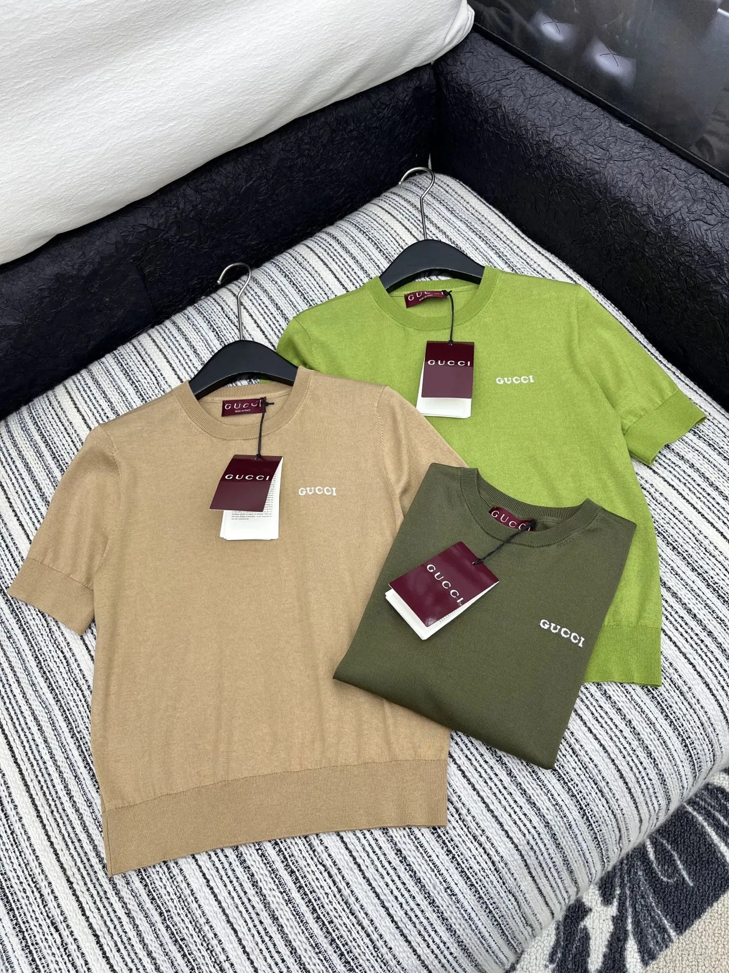 Gucci新作カフェ色アルファベット編み物トップス