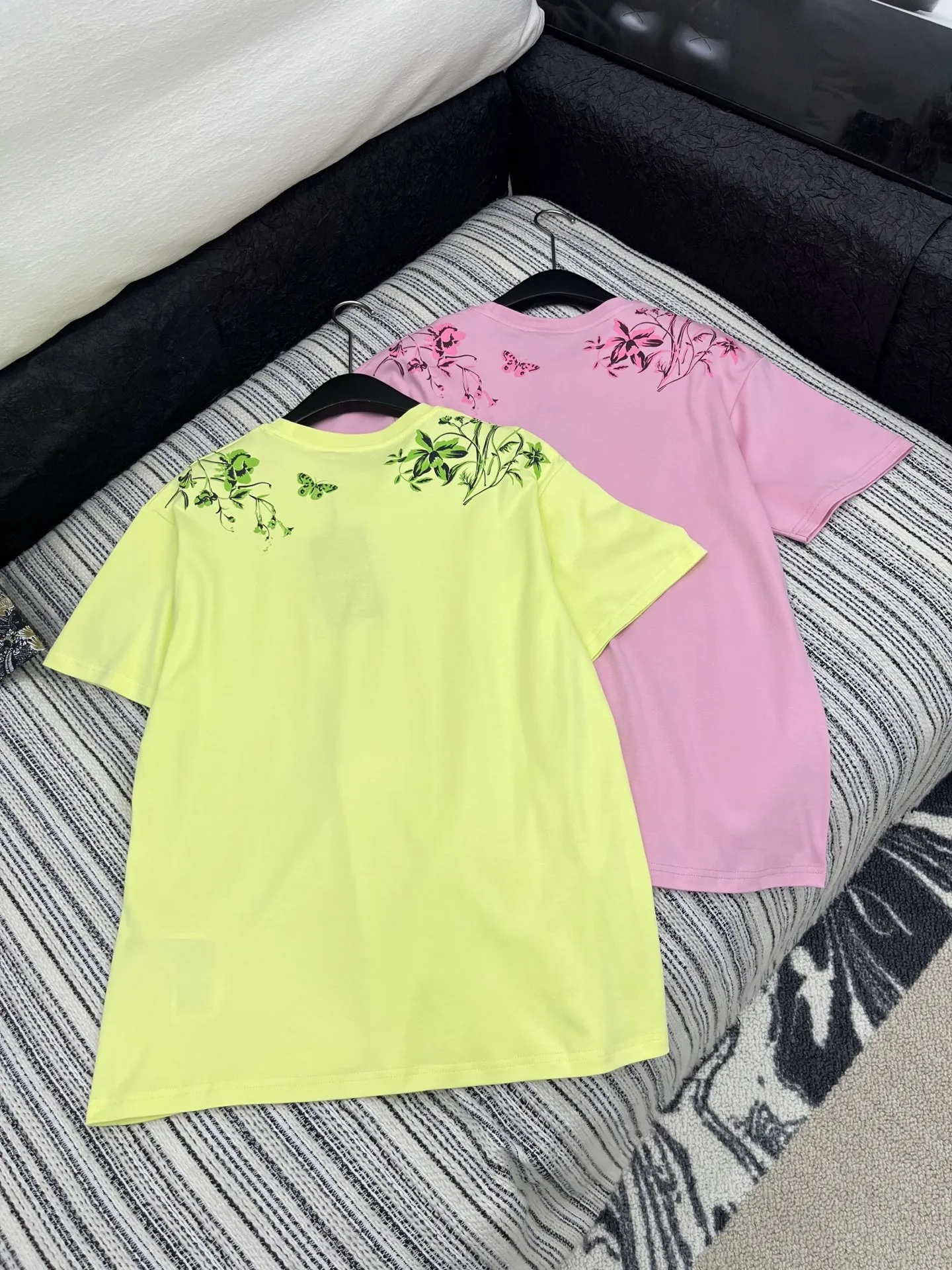 Gucci新作プリント半袖Tシャツピンク黄色 - 画像 (3)