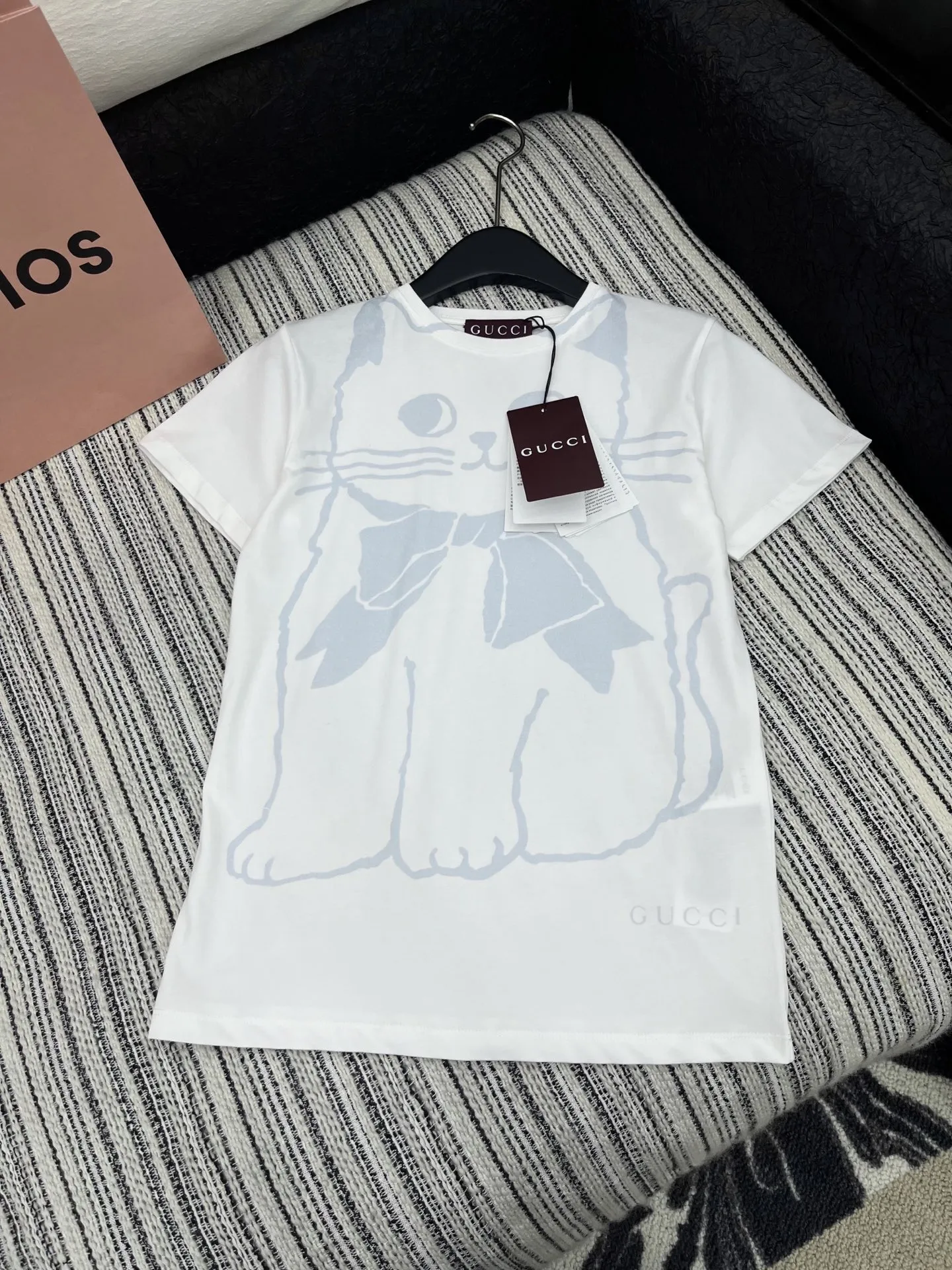 Gucci 新作白プリント半袖Tシャツ