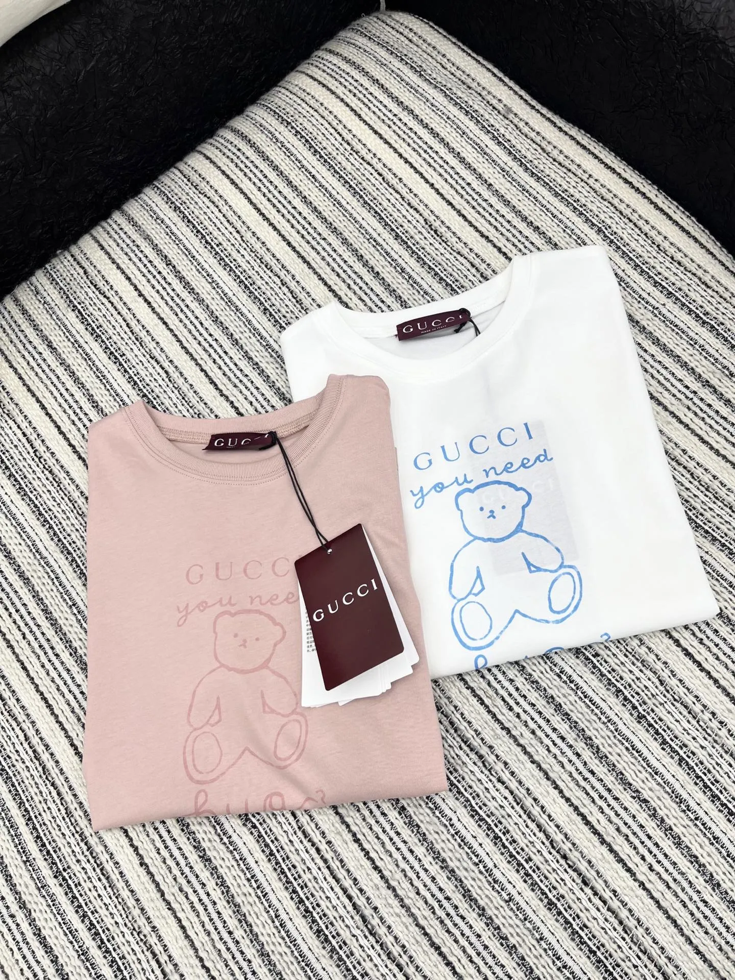 Gucci 25限定シリーズ新作プリント半袖Tシャツ ピンク白 - 画像 (4)