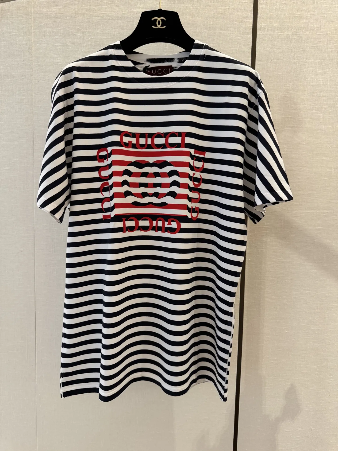 Gucci新作黒ストライププリント半袖Tシャツ - 画像 (4)