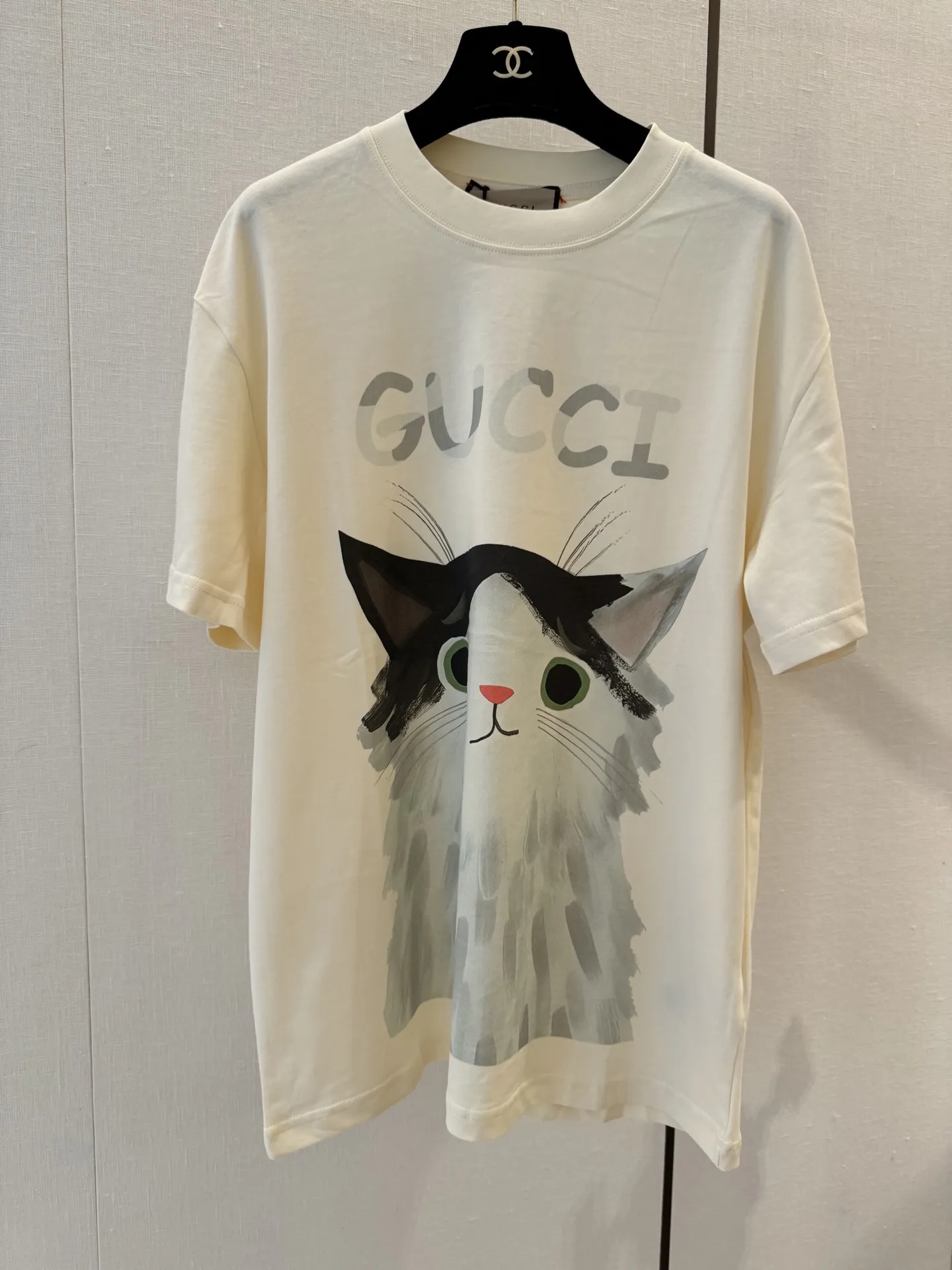 Gucci新作黒猫プリント半袖Tシャツ - 画像 (3)
