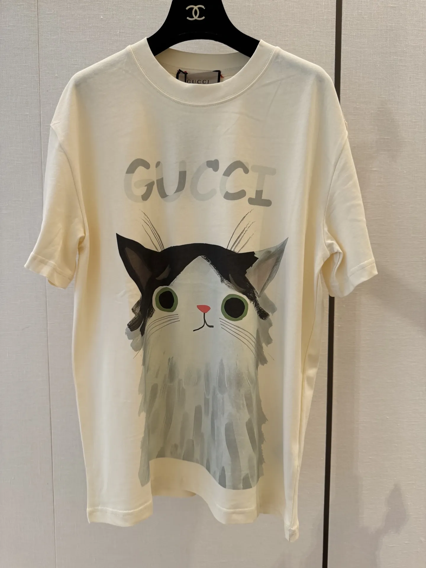 Gucci新作黒猫プリント半袖Tシャツ - 画像 (4)