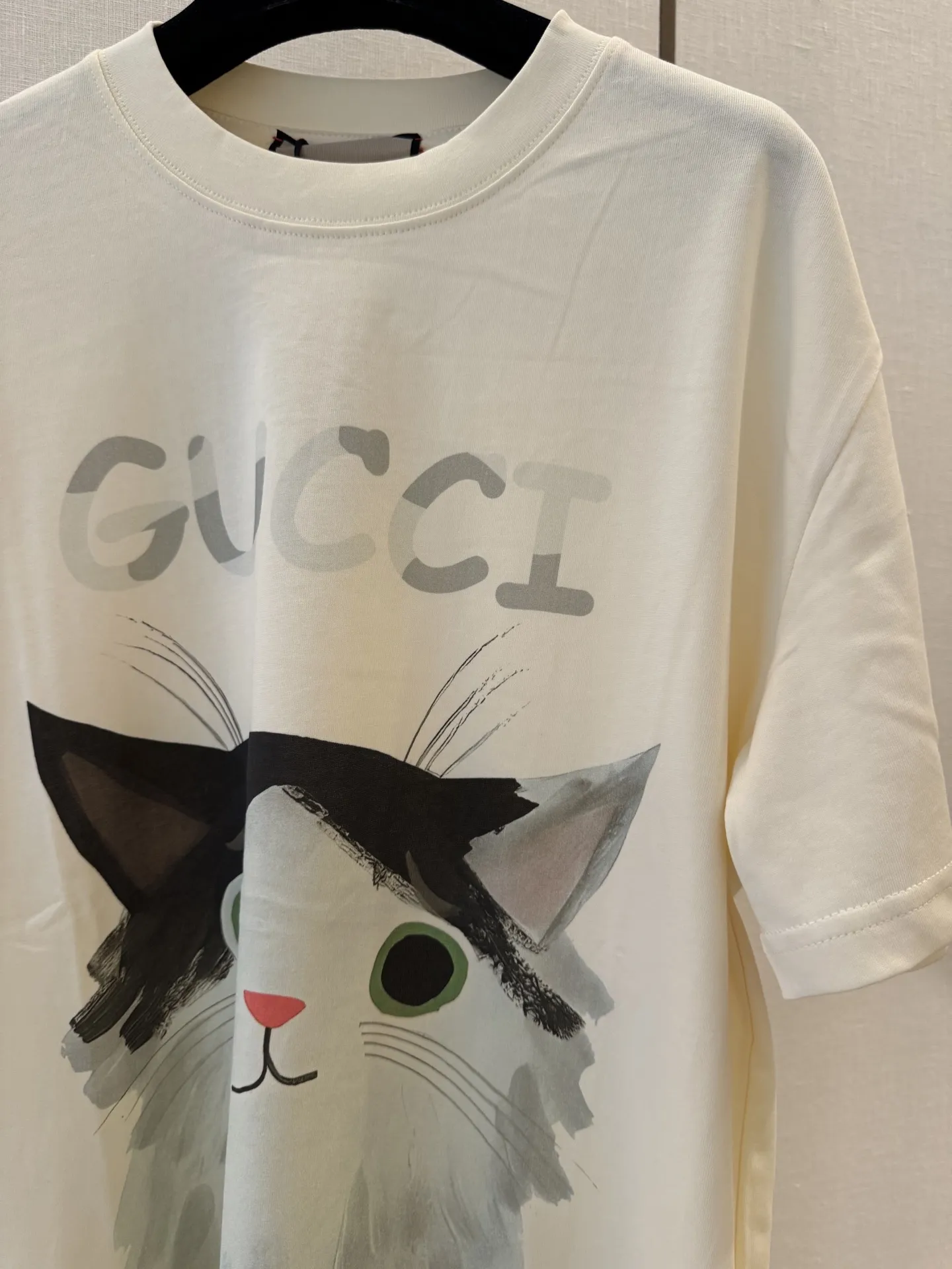 Gucci新作黒猫プリント半袖Tシャツ - 画像 (6)