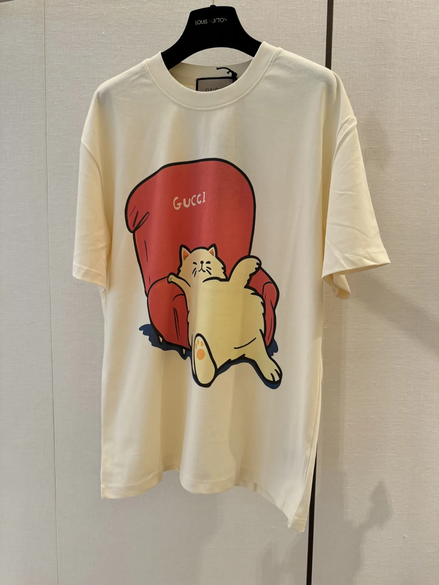 Gucci新作猫プリント半袖Tシャツ白