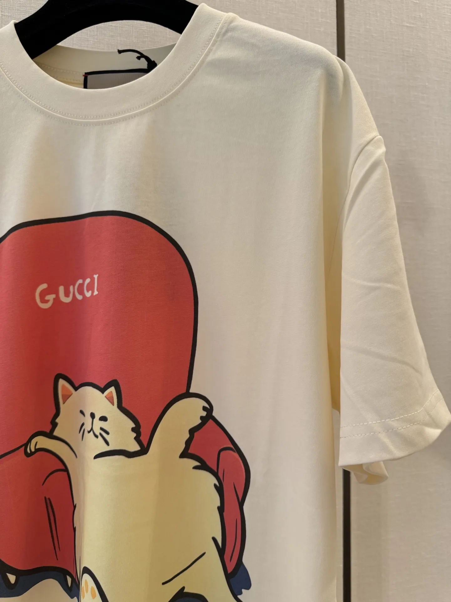 Gucci新作猫プリント半袖Tシャツ白 - 画像 (6)