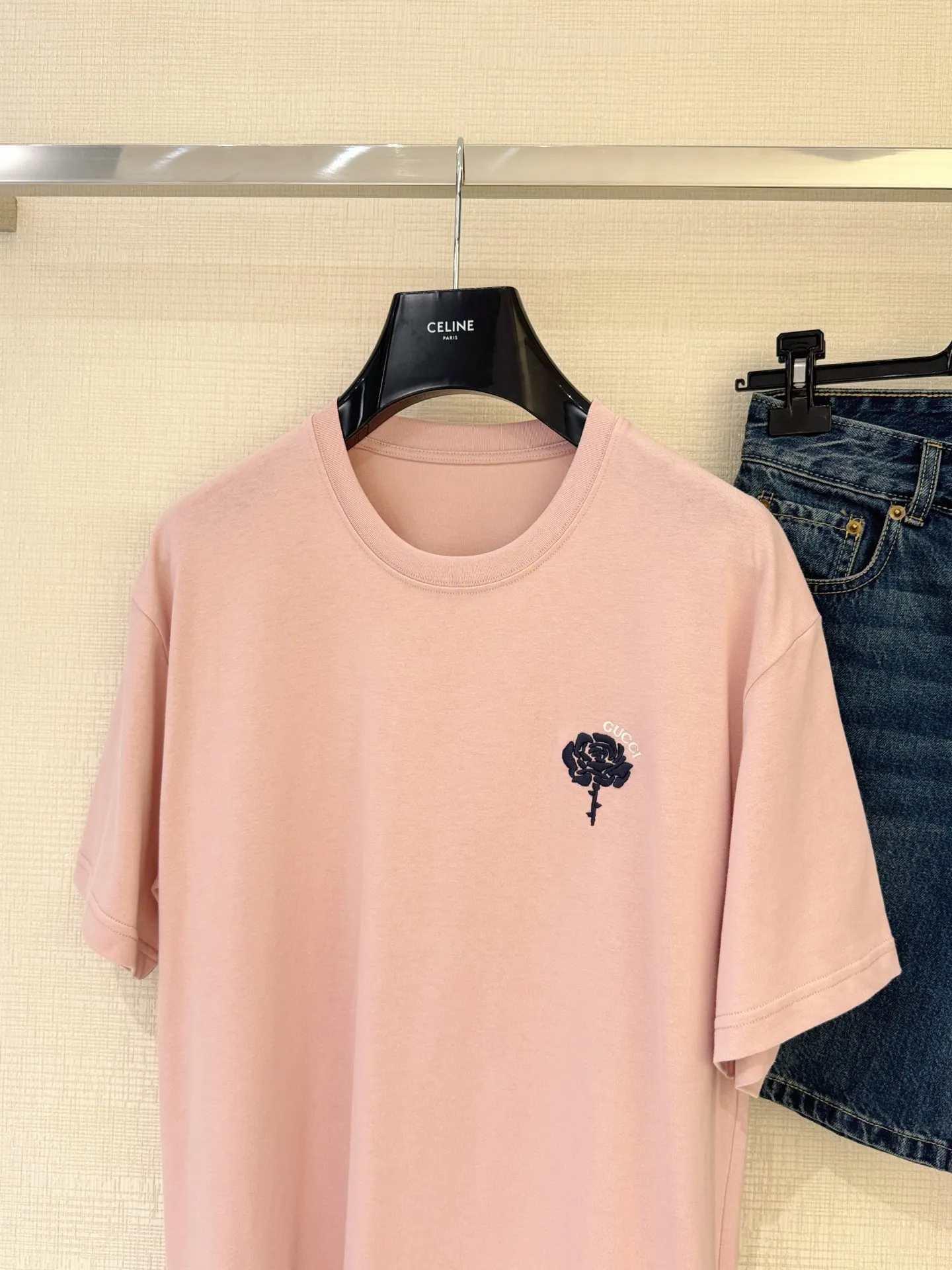 Gucci新作ピンク刺繍半袖Tシャツ - 画像 (4)