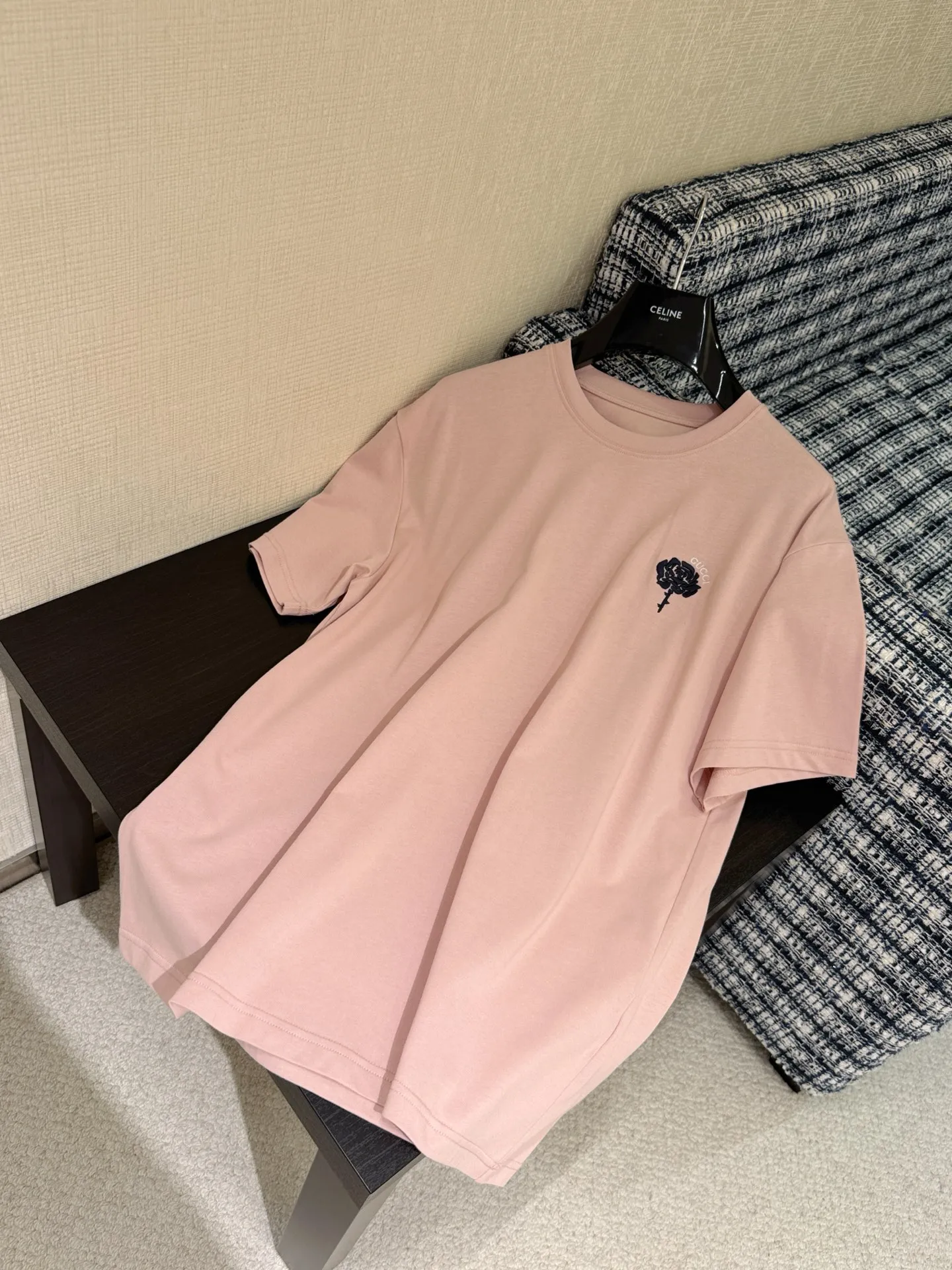 Gucci新作ピンク刺繍半袖Tシャツ - 画像 (5)