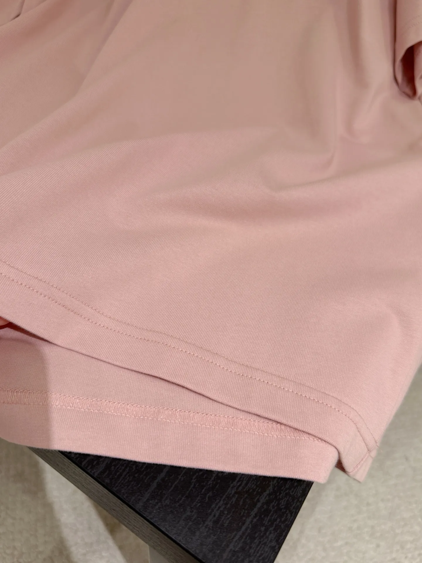 Gucci新作ピンク刺繍半袖Tシャツ - 画像 (9)