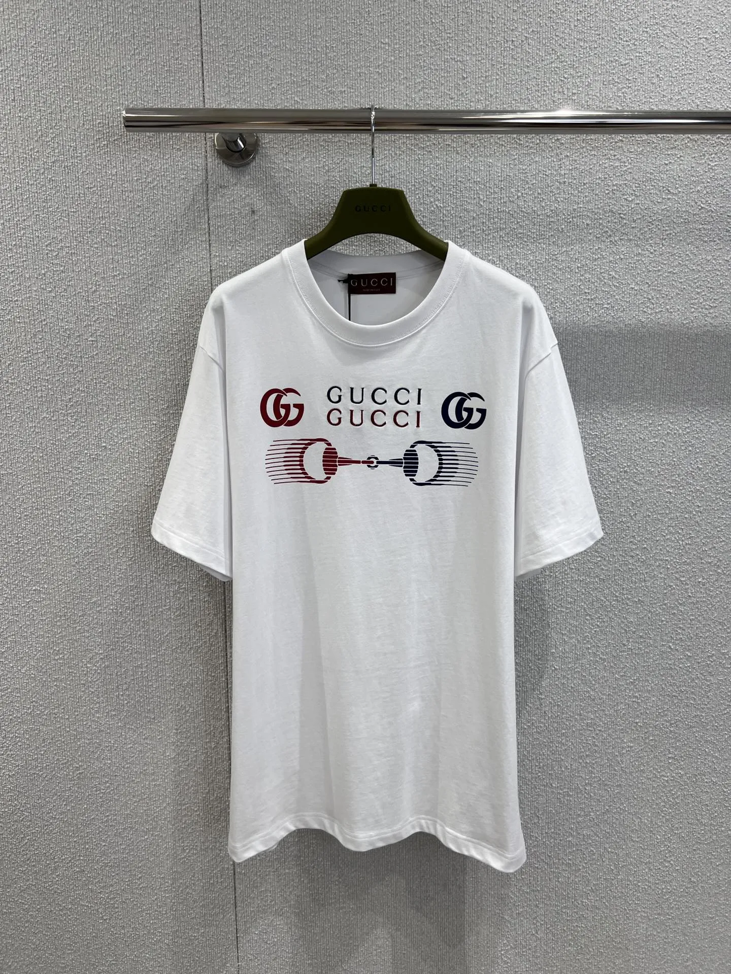 GUCCI新作ホースビットプリント半袖Tシャツ白