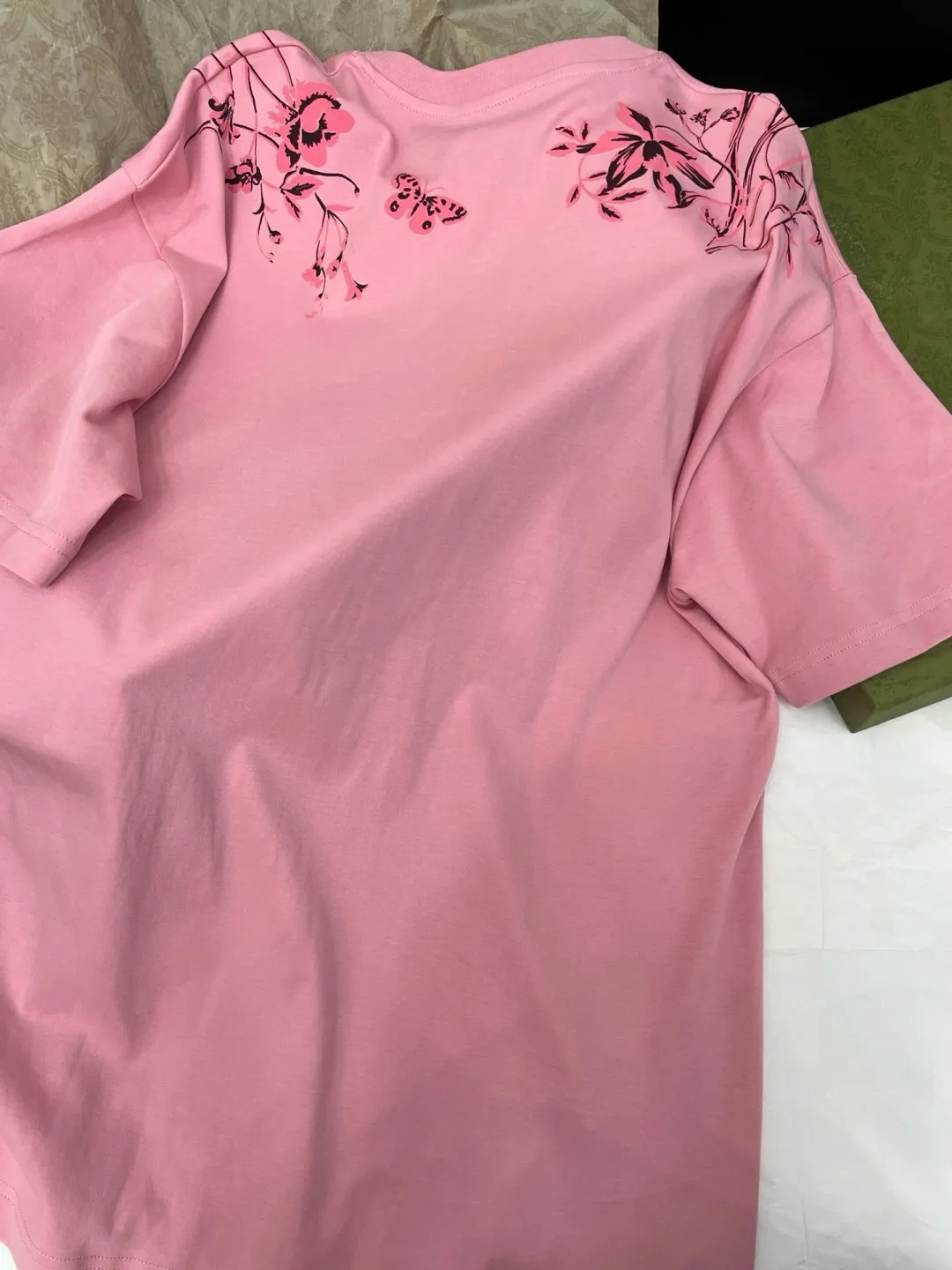 GUCCI新作ピンク花柄プリント半袖Tシャツ - 画像 (7)