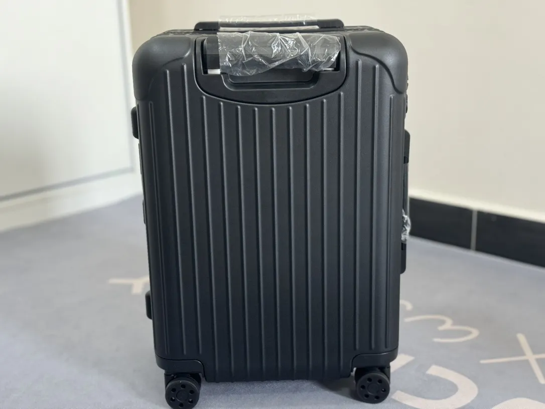 Rimowa 21インチスリーブ ブラック グレー ハードケース - 画像 (3)