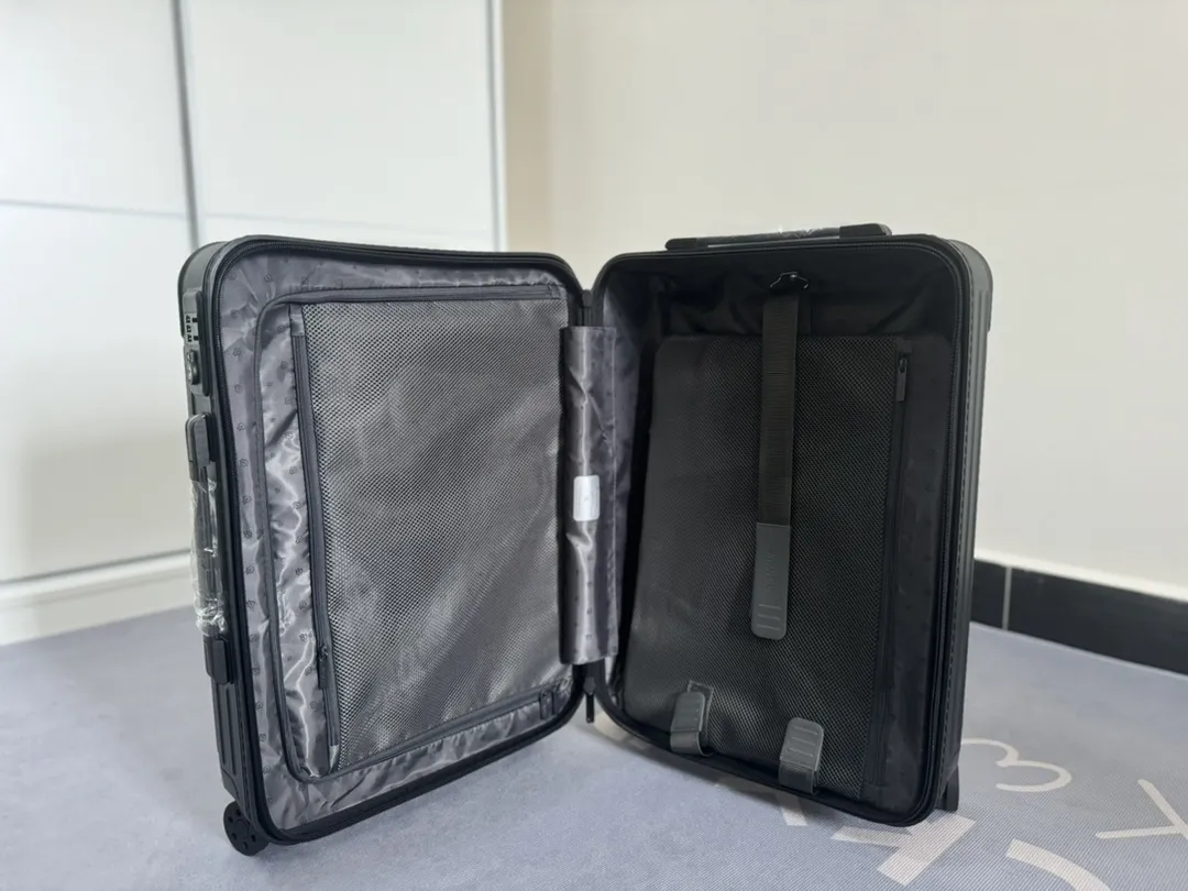 Rimowa 21インチスリーブ ブラック グレー ハードケース - 画像 (9)