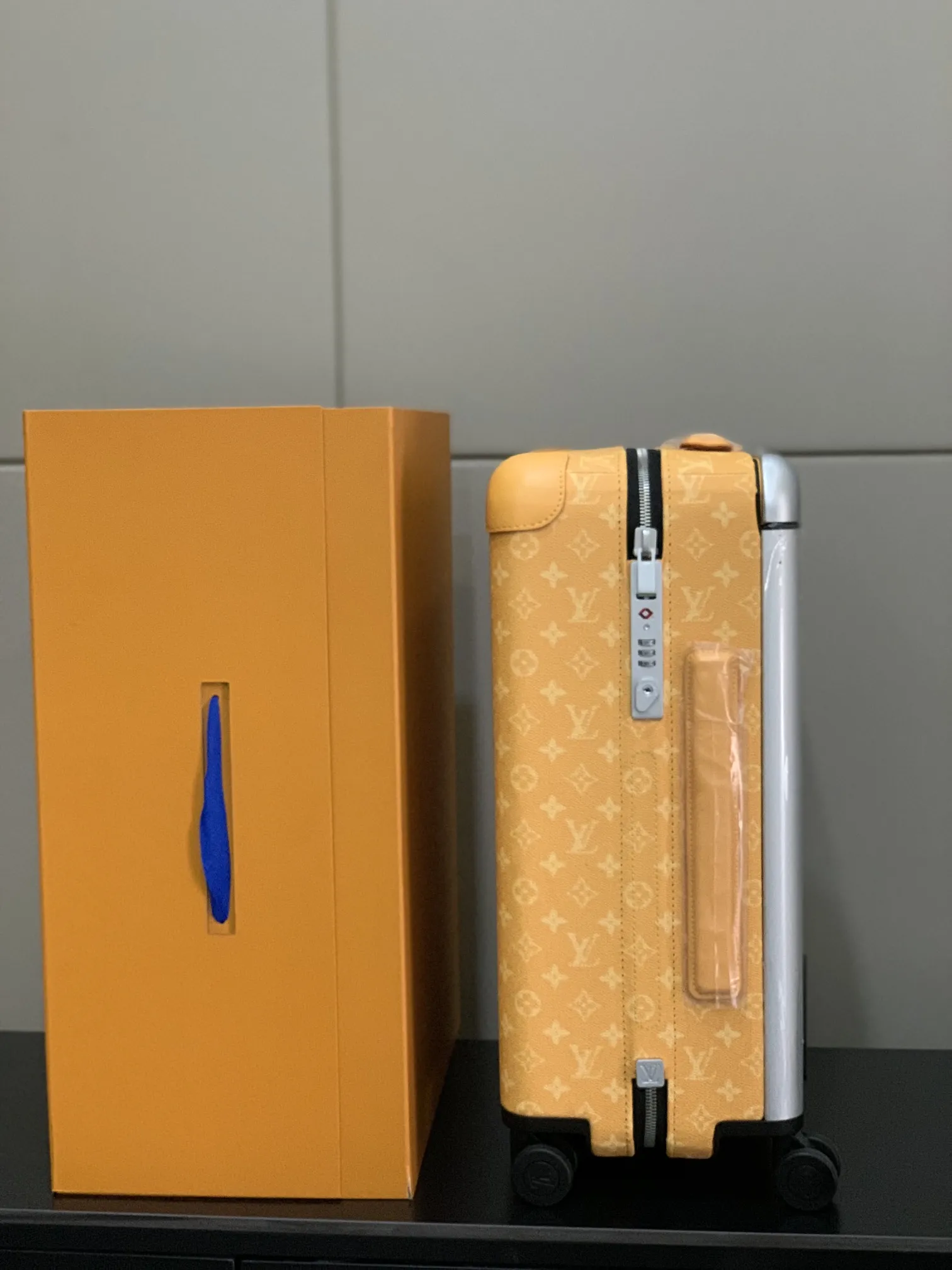 HORIZON キャリーケース ベージュ オリジナルデザイン - 画像 (7)