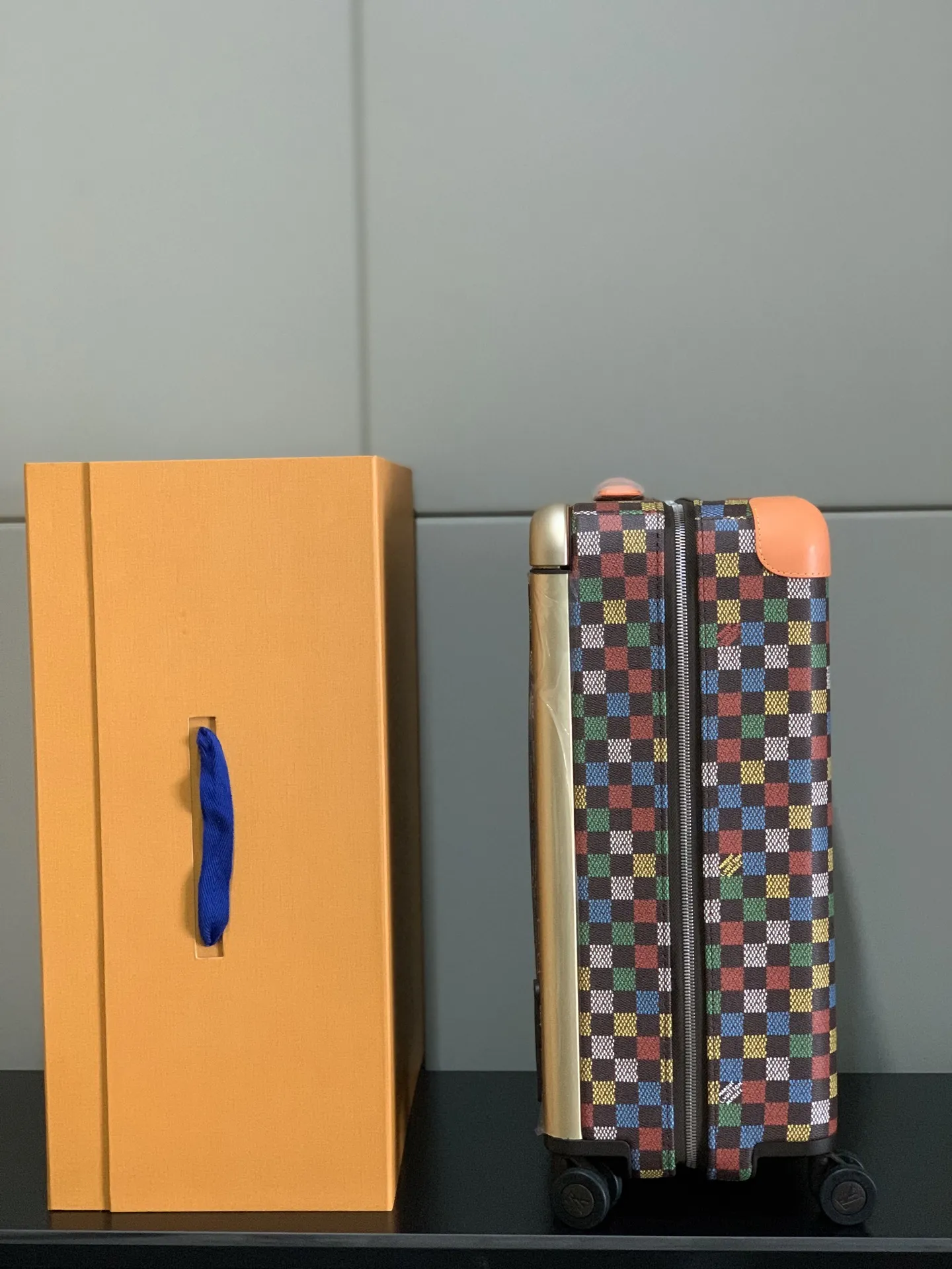 LOUIS VUITTON 55cm チェック柄 四輪キャリーケース - 画像 (4)