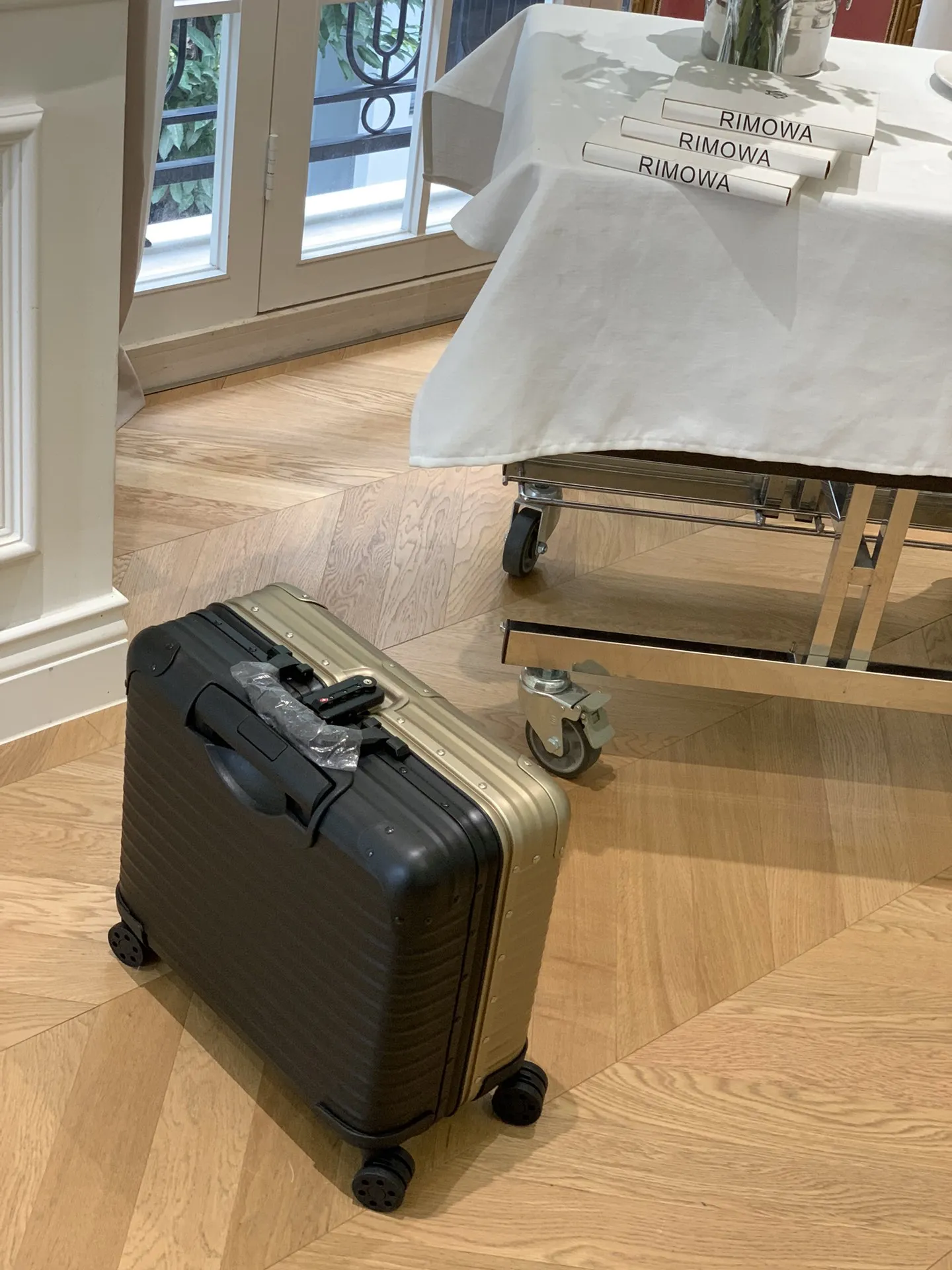 RIMOWA Original Compact 16インチゴールドビジネスケース - 画像 (6)