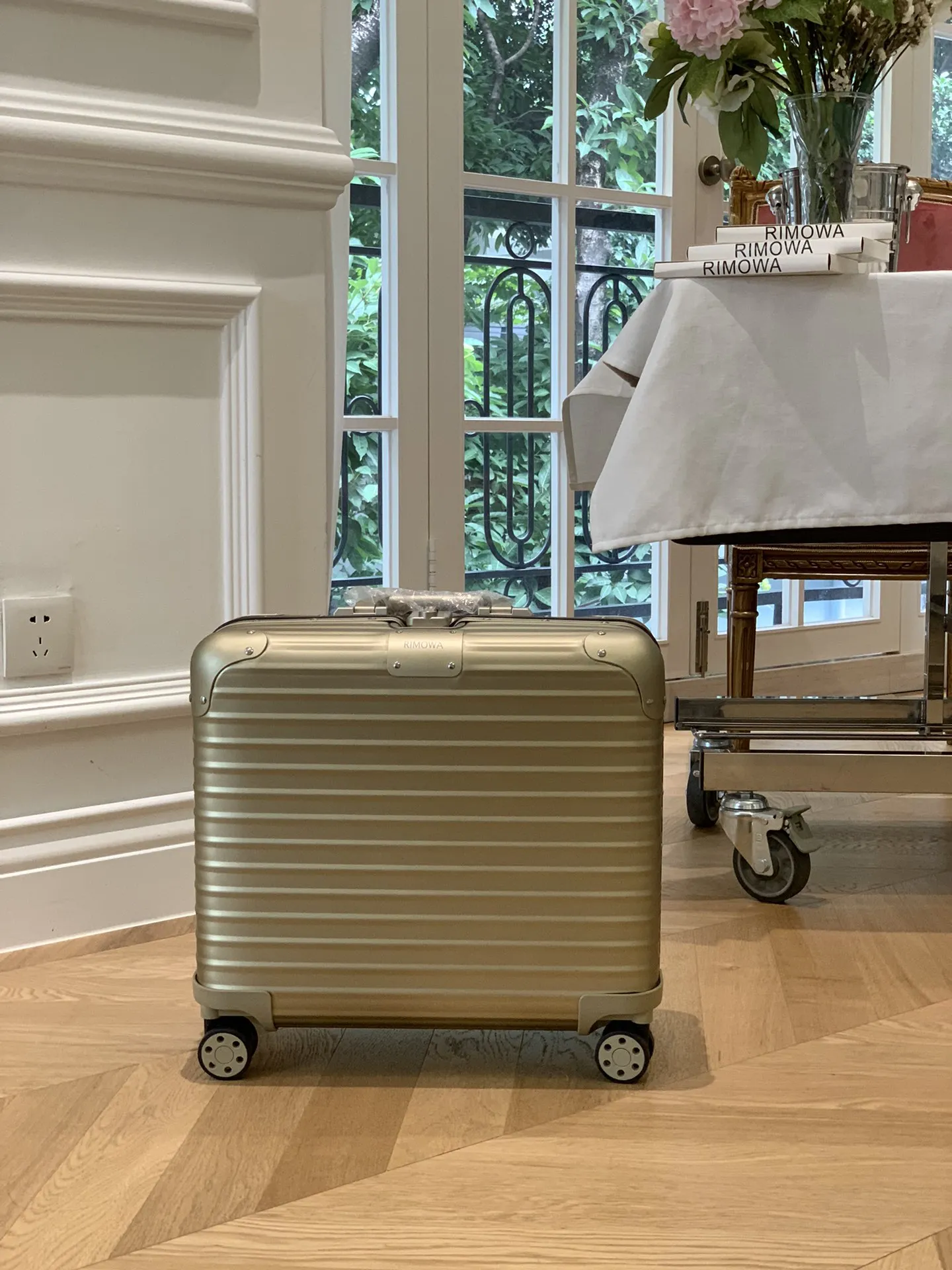 RIMOWA Original Compact 16インチ ビジネスケース ゴールド - 画像 (3)
