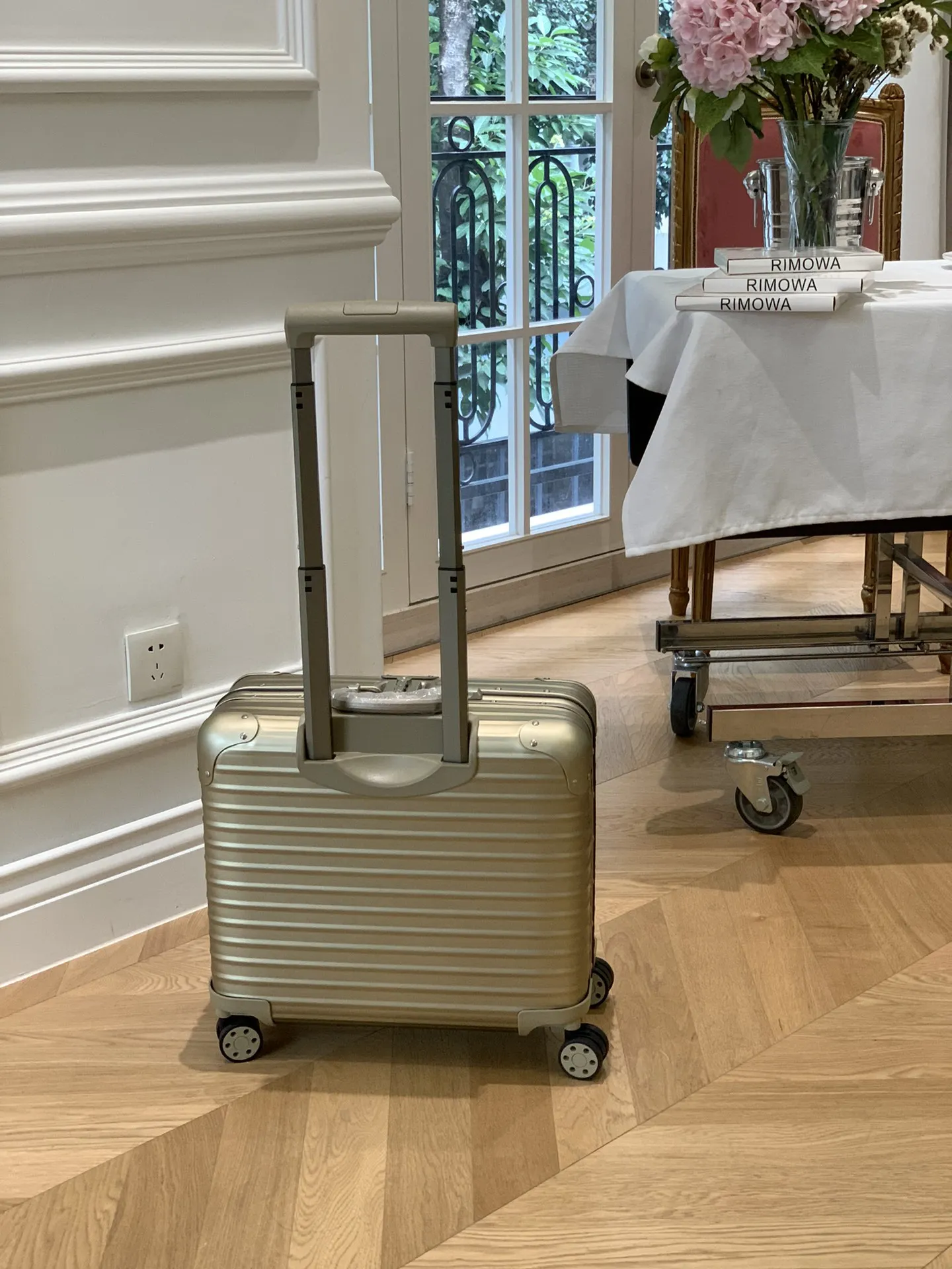 RIMOWA Original Compact 16インチ ビジネスケース ゴールド - 画像 (8)