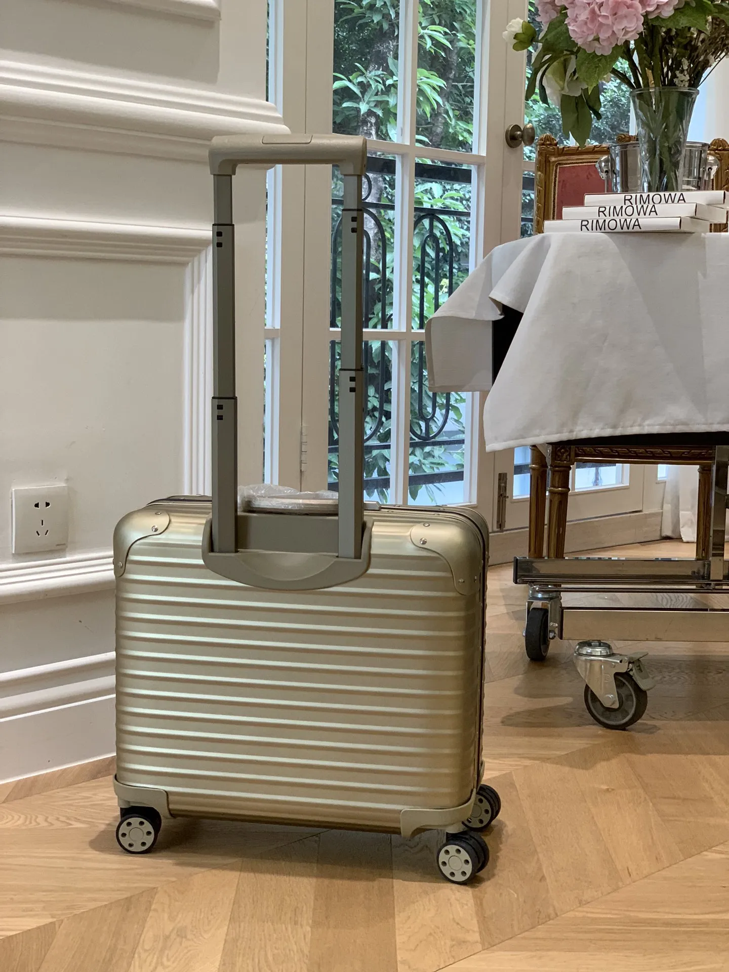 RIMOWA Original Compact 16インチ ビジネスケース ゴールド - 画像 (9)