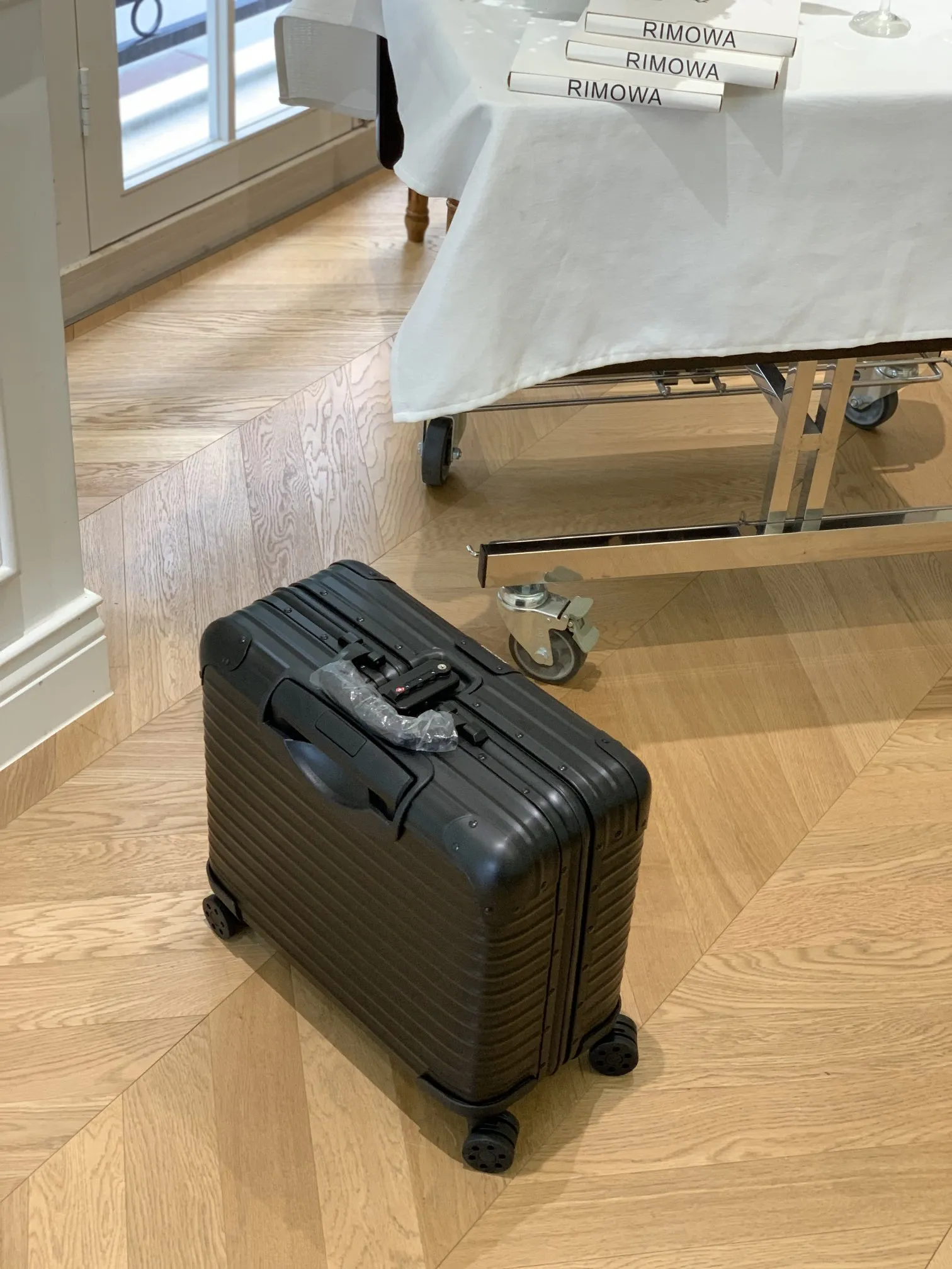 RIMOWA Original Compact 16inch ブラック 商務キャリーケース - 画像 (7)