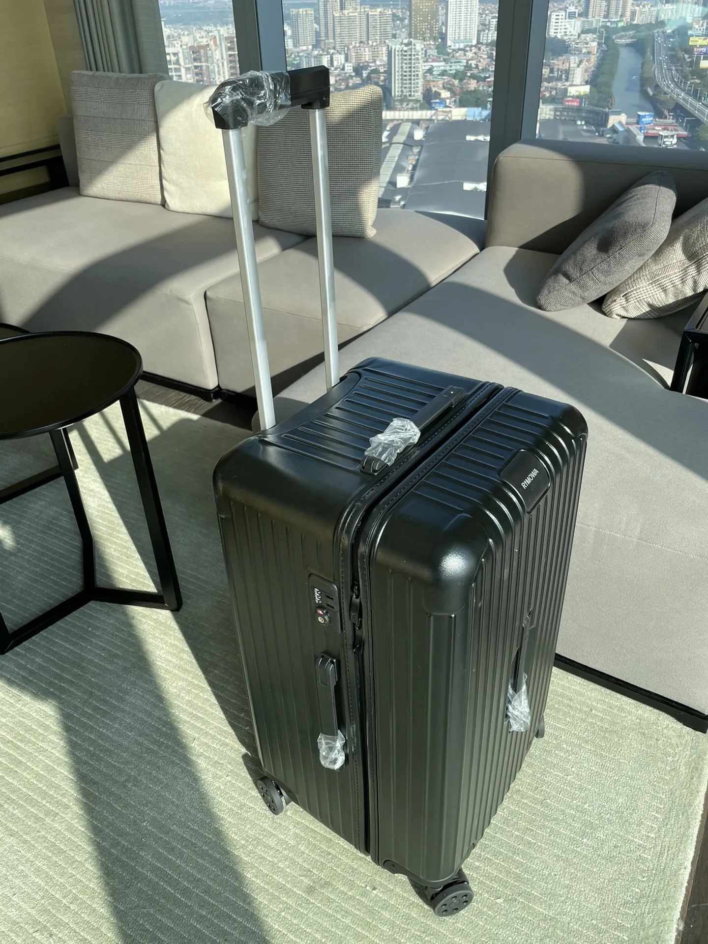 RIMOWA Trunk 黒色 スポーツモデルPC - 画像 (5)