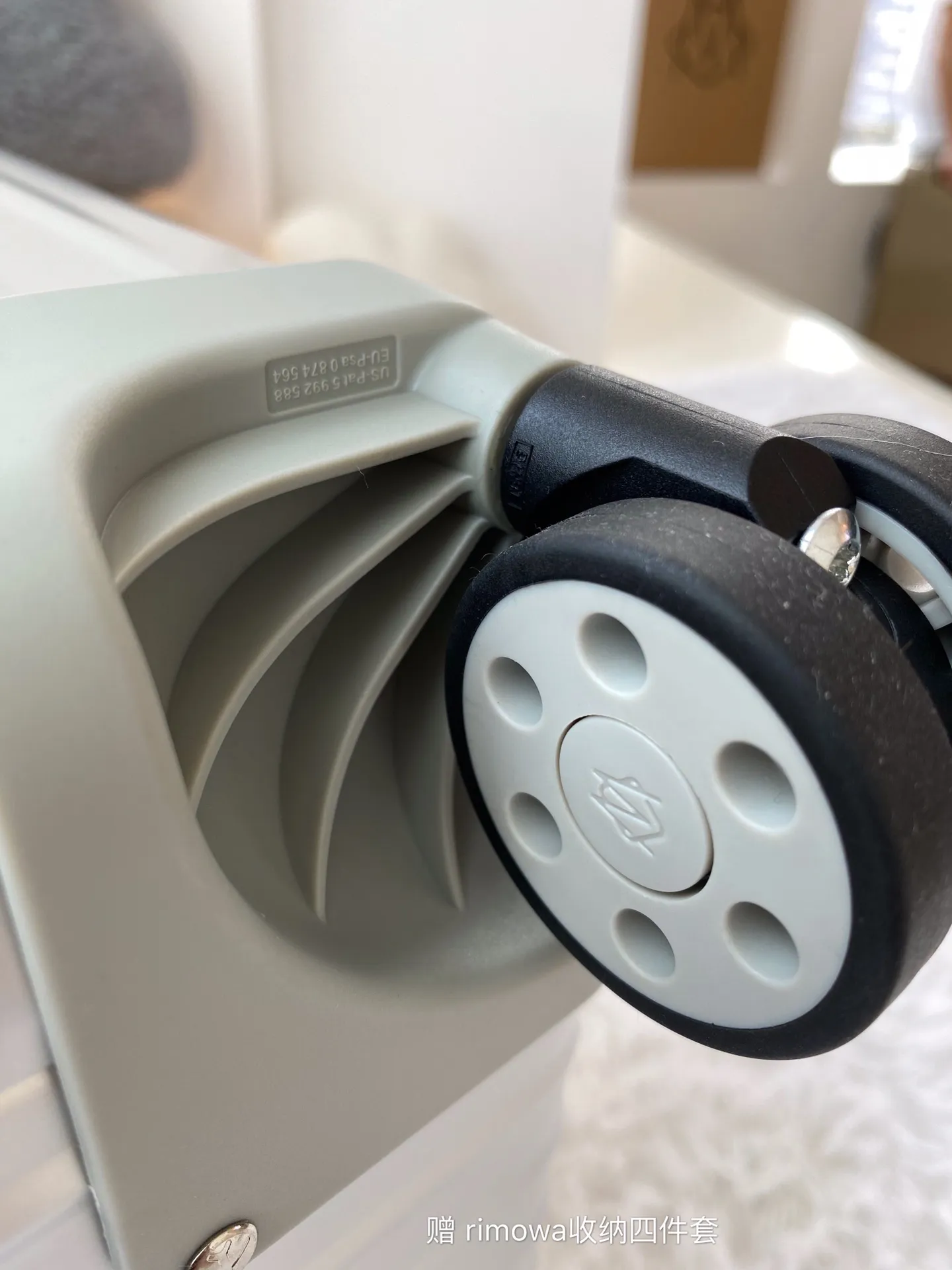 Rimowa 972至尊版 シルバー 26インチスーツケース - 画像 (9)