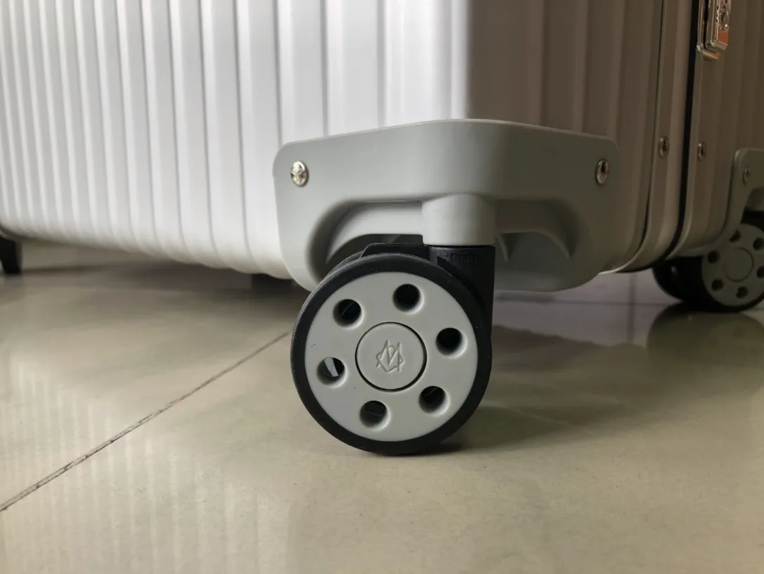 リモワClassic972 シルバー 20-26-30インチ - 画像 (6)