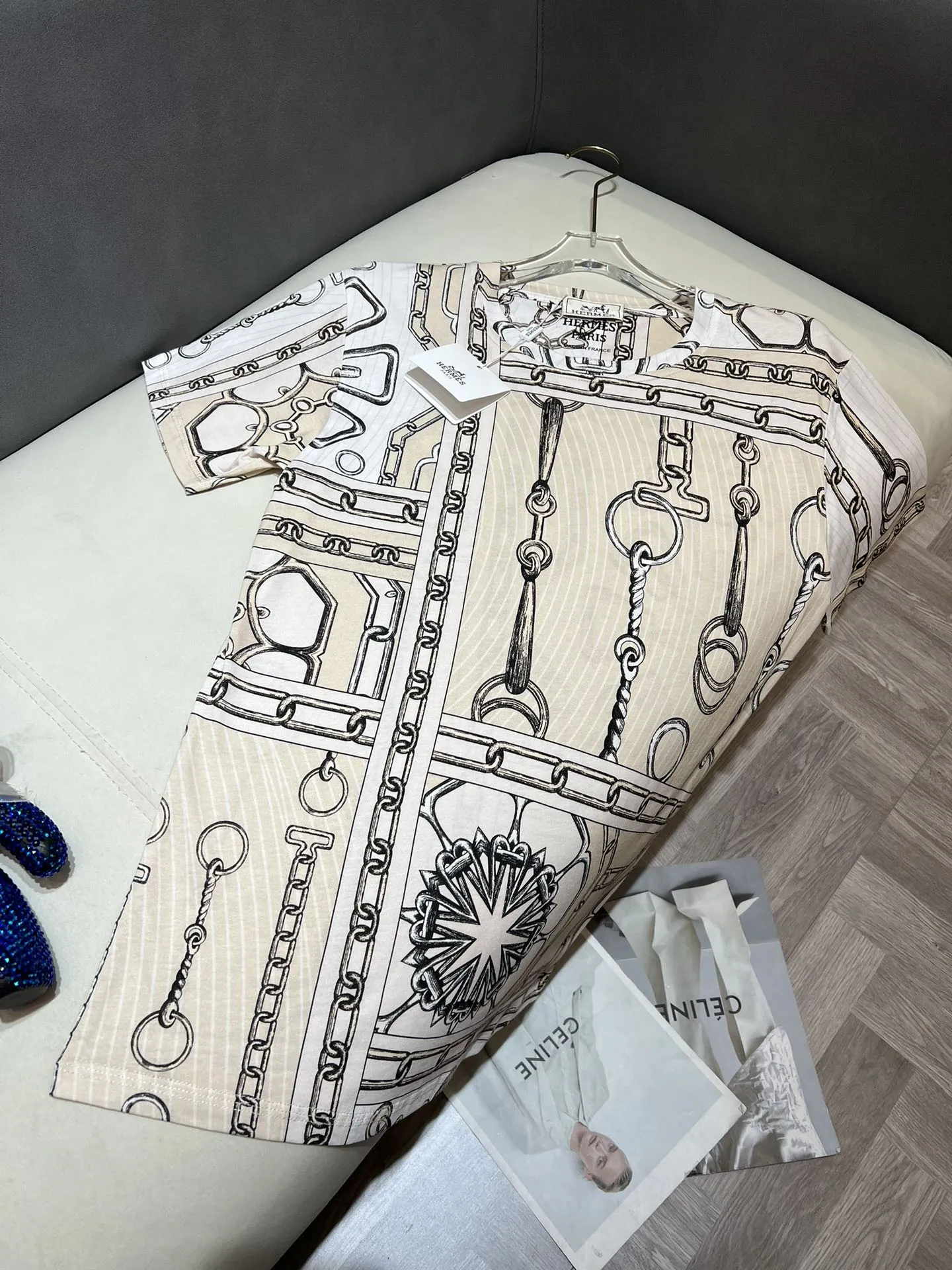 HER2024春夏新作黒ストライププリント半袖Tシャツ