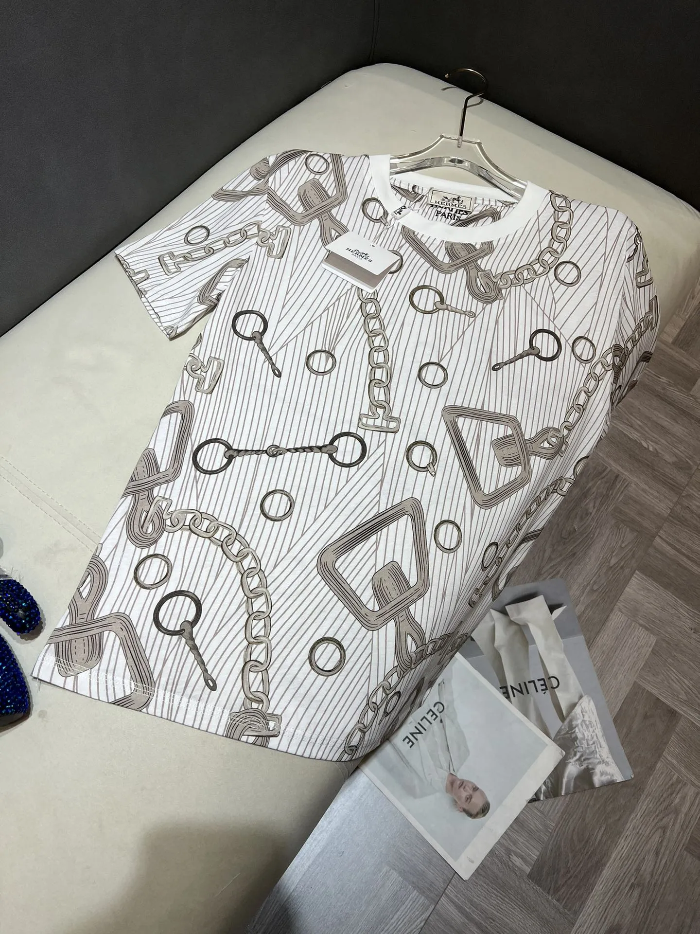 HER2024春夏新作ホワイトストライプブレスレットTシャツ