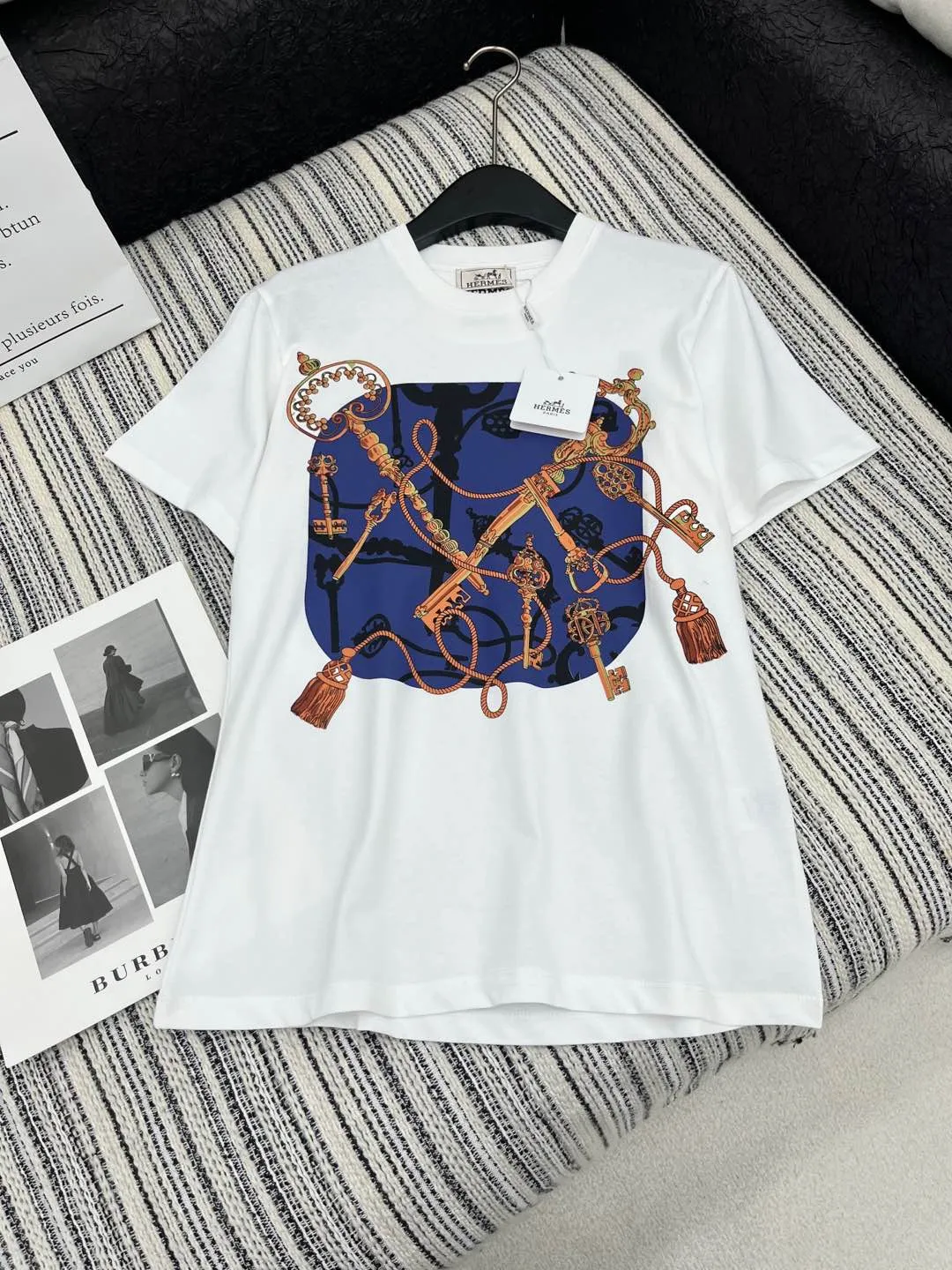 Her*新作黒プリント半袖Tシャツ