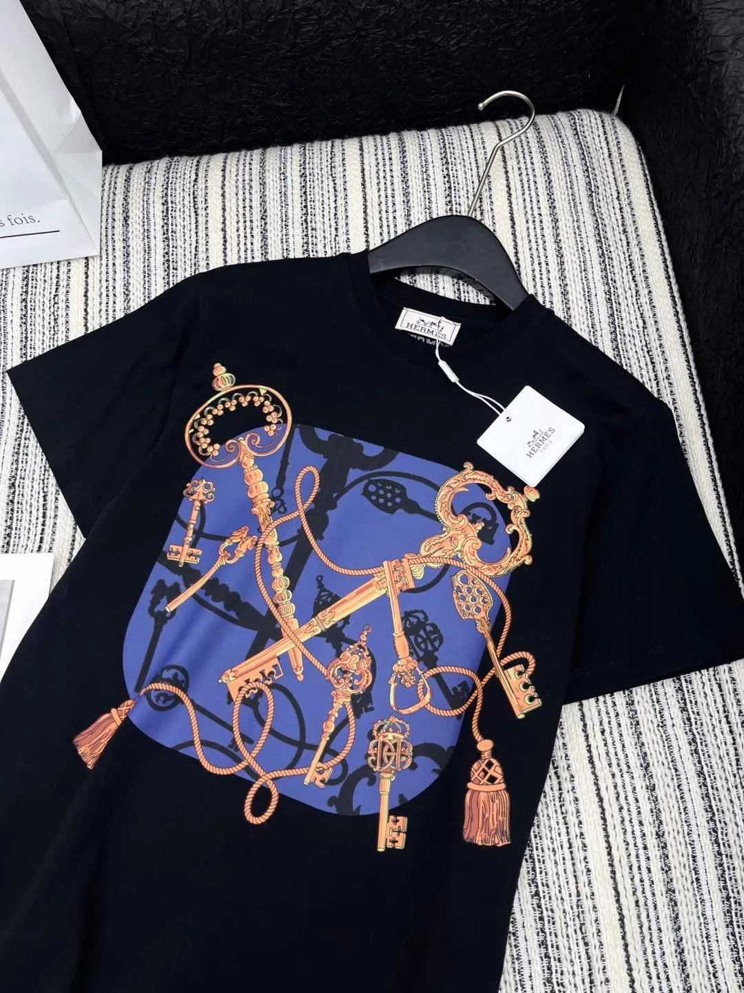 Her*新作黒プリント半袖Tシャツ - 画像 (3)