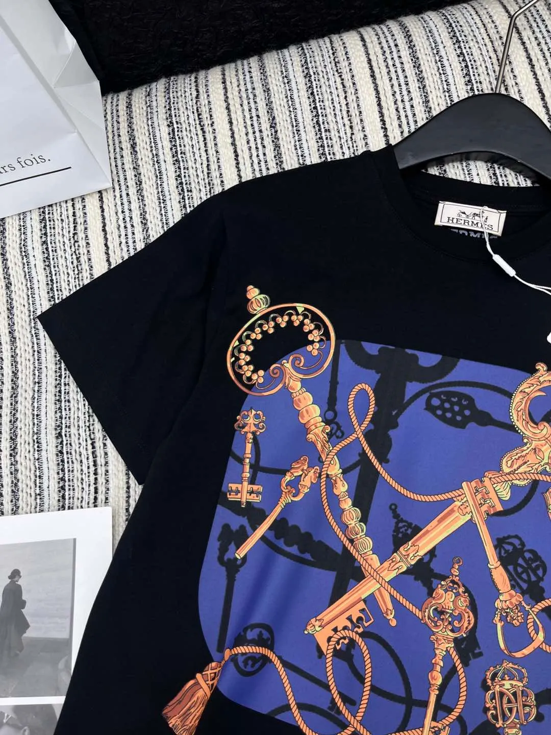 Her*新作黒プリント半袖Tシャツ - 画像 (4)