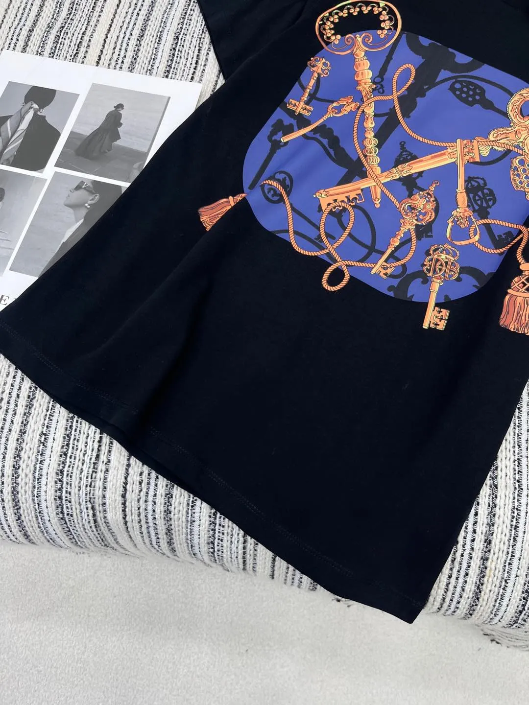 Her*新作黒プリント半袖Tシャツ - 画像 (5)