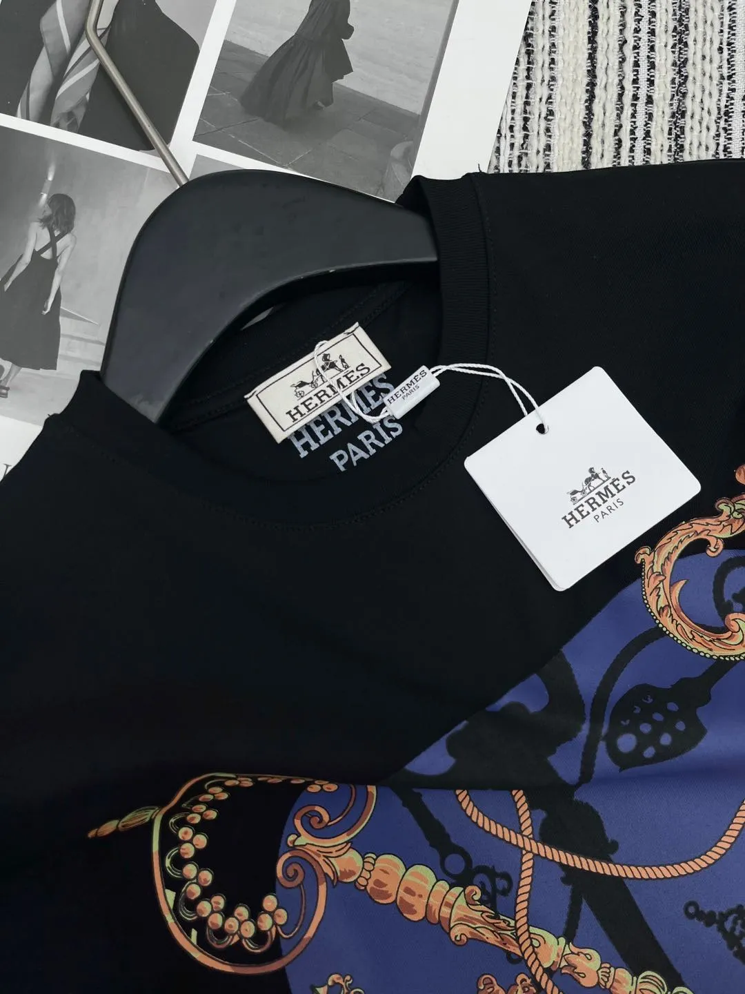 Her*新作黒プリント半袖Tシャツ - 画像 (6)