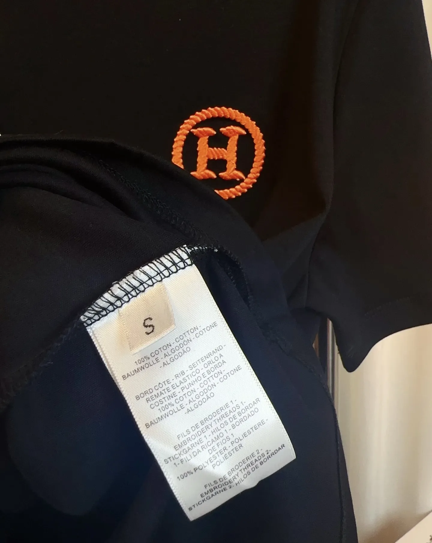 HERMES新作黒刺繍ロゴ半袖Tシャツ - 画像 (10)